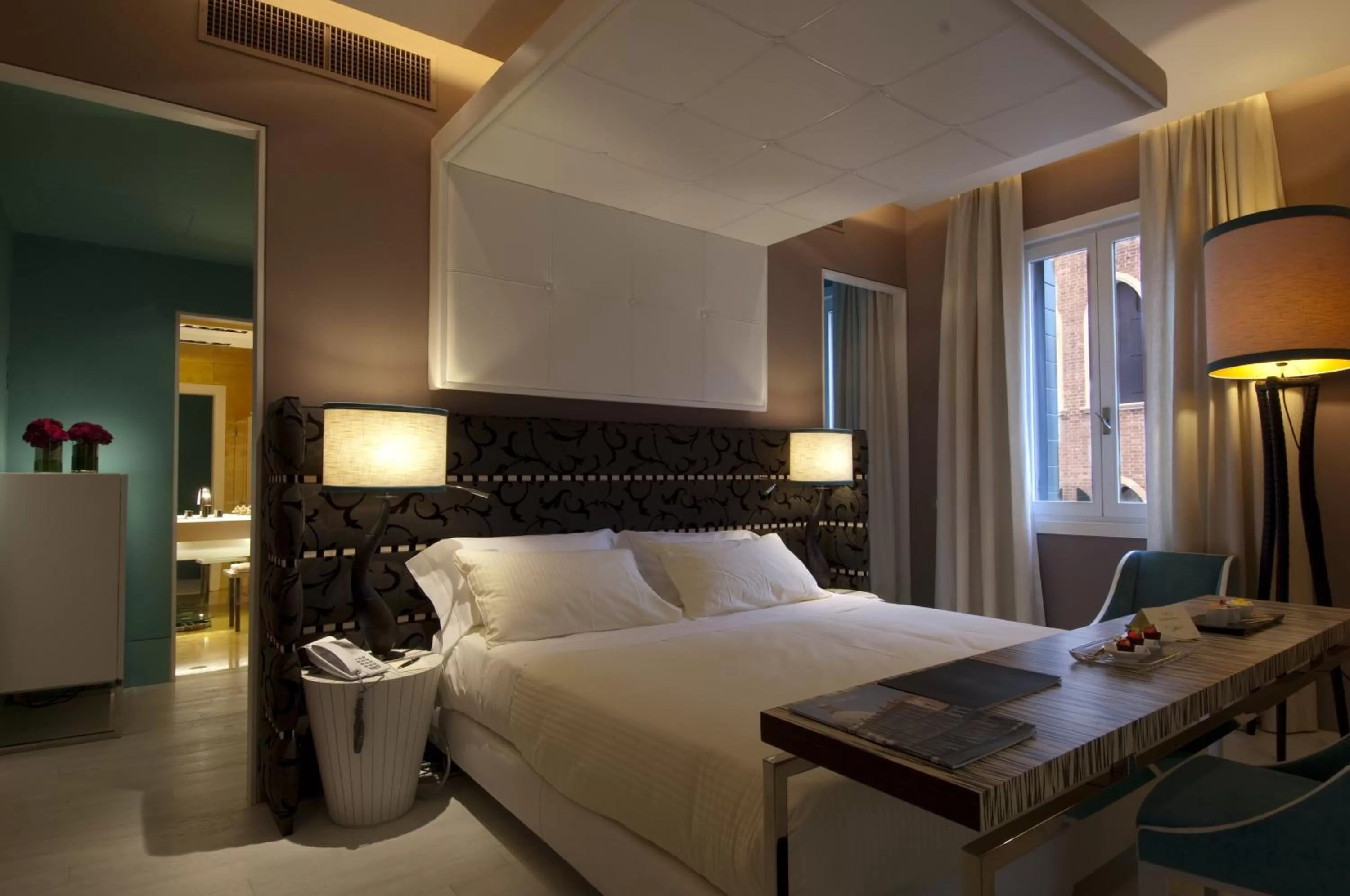 Bed in Sina Centurion Palace