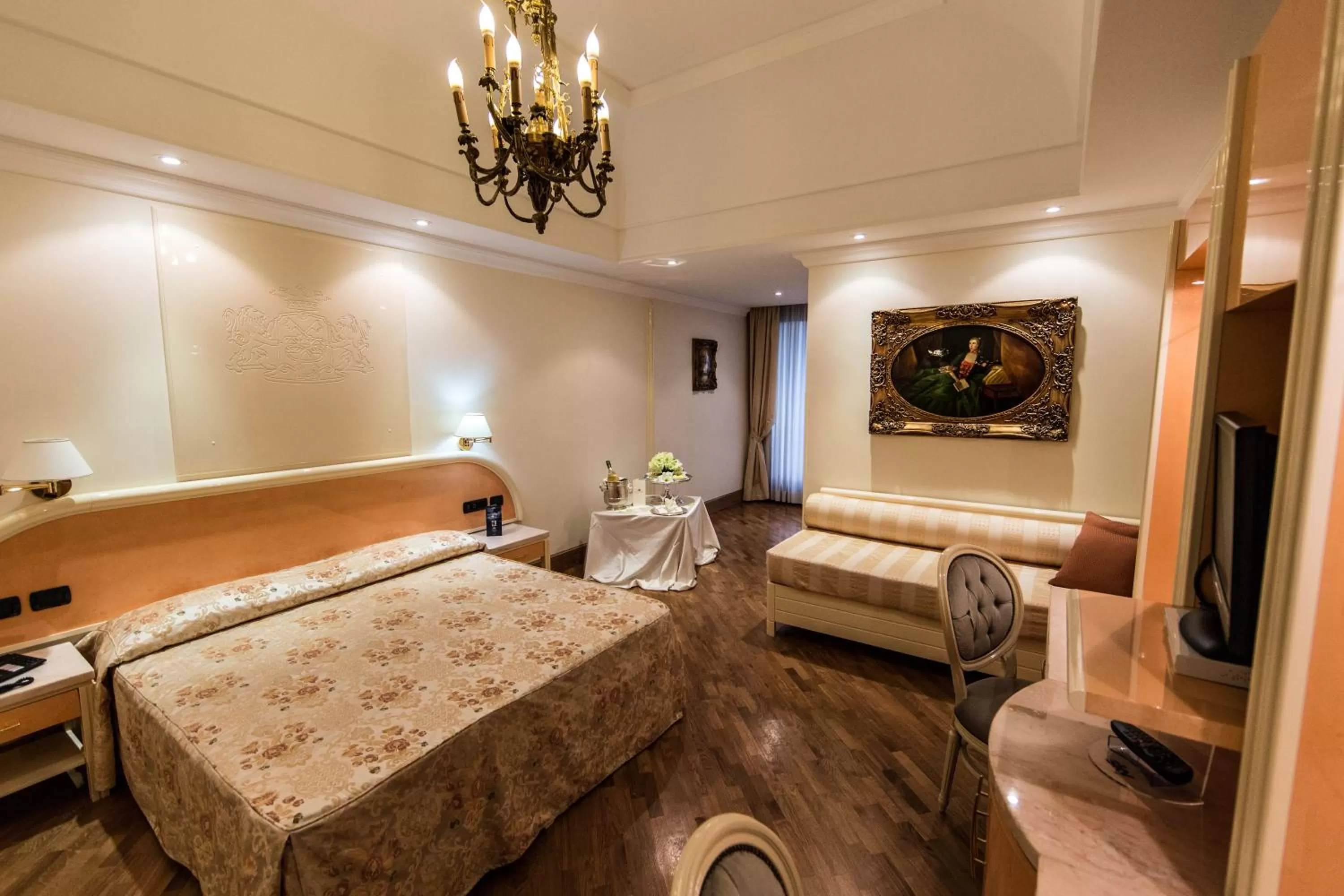 wedding, Bed in LH Hotel Domus Caesari