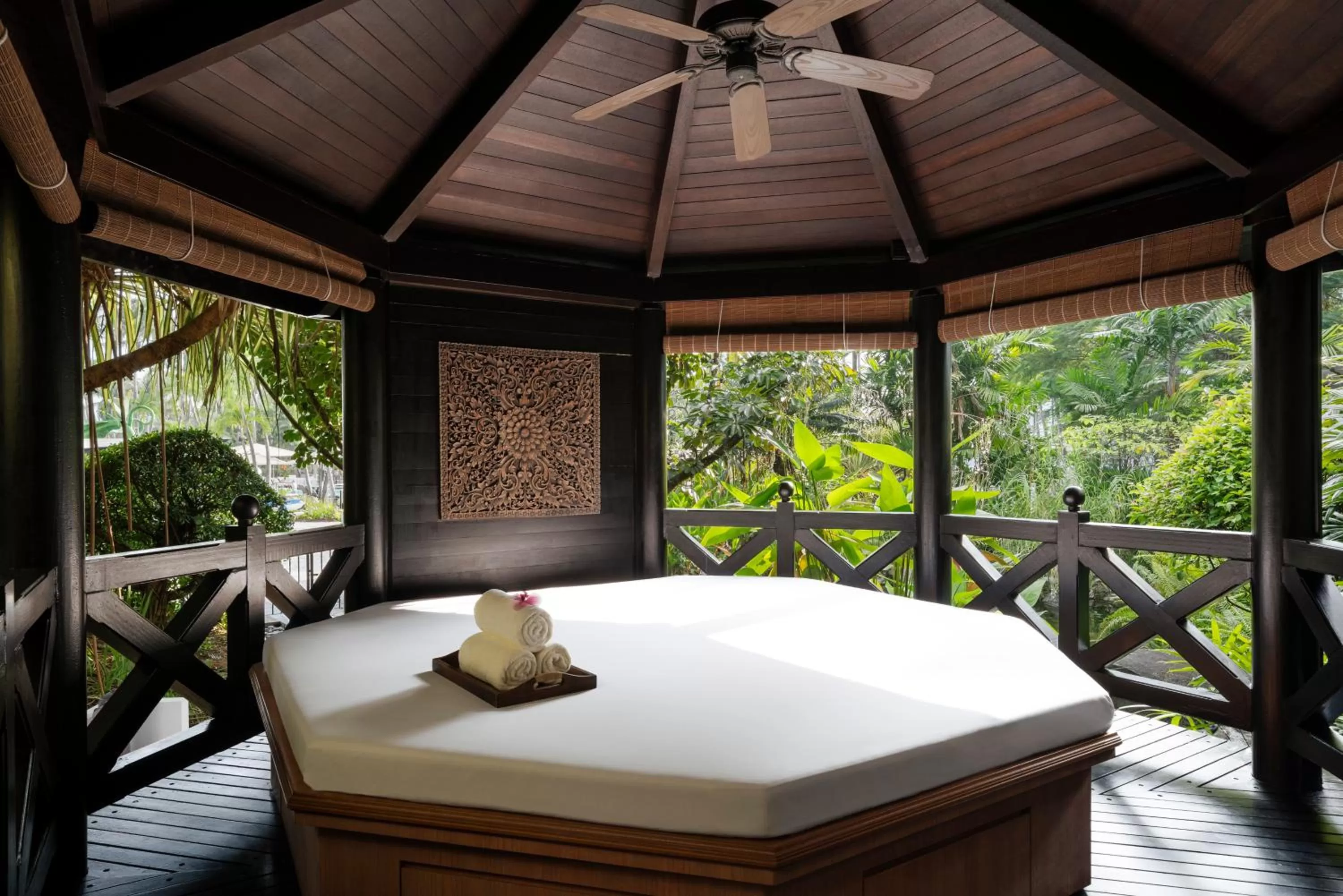 Massage, Bed in Shangri-La Rasa Sentosa, Singapore