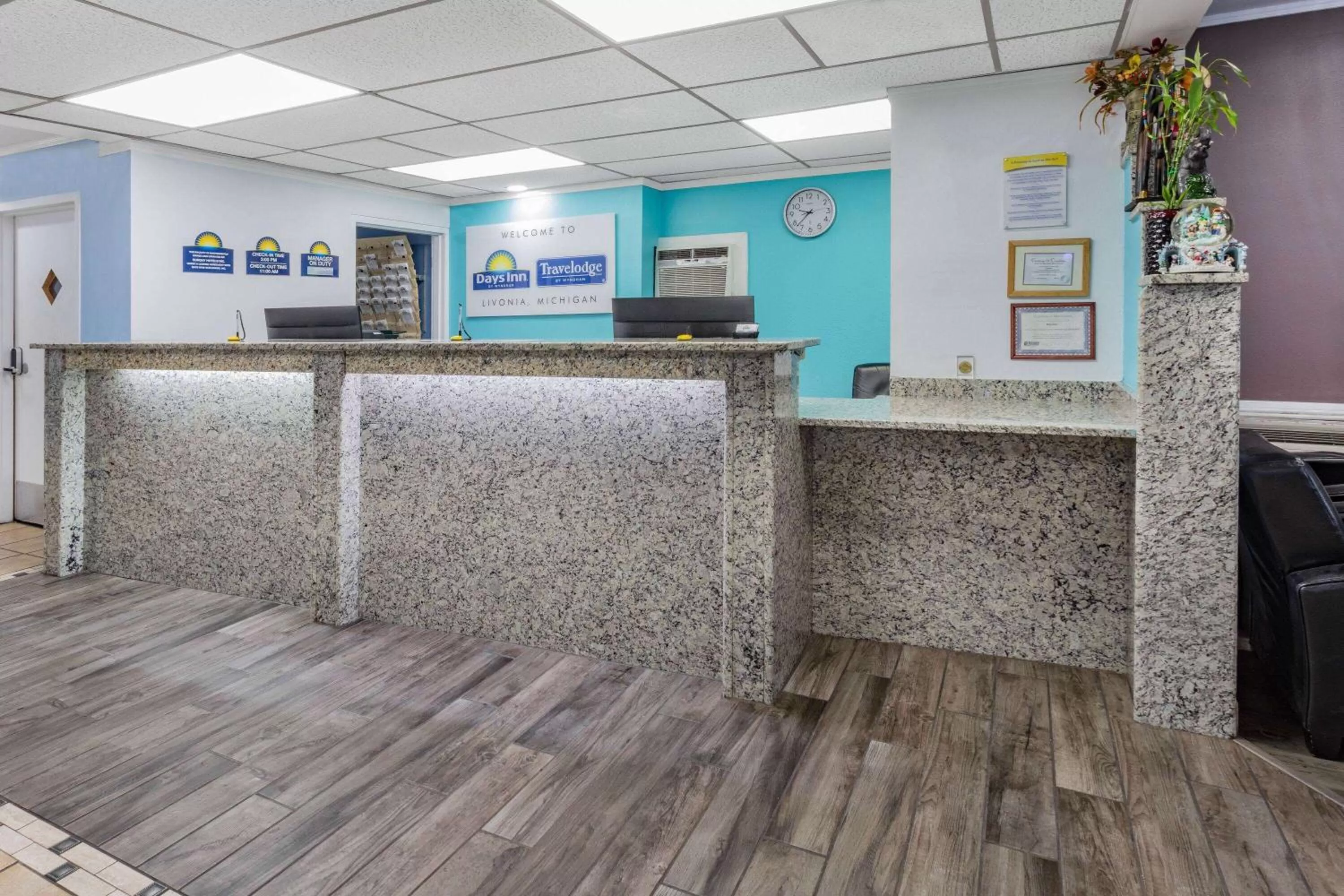 Lobby or reception in Days Inn by Wyndham Livonia Canton Detroit