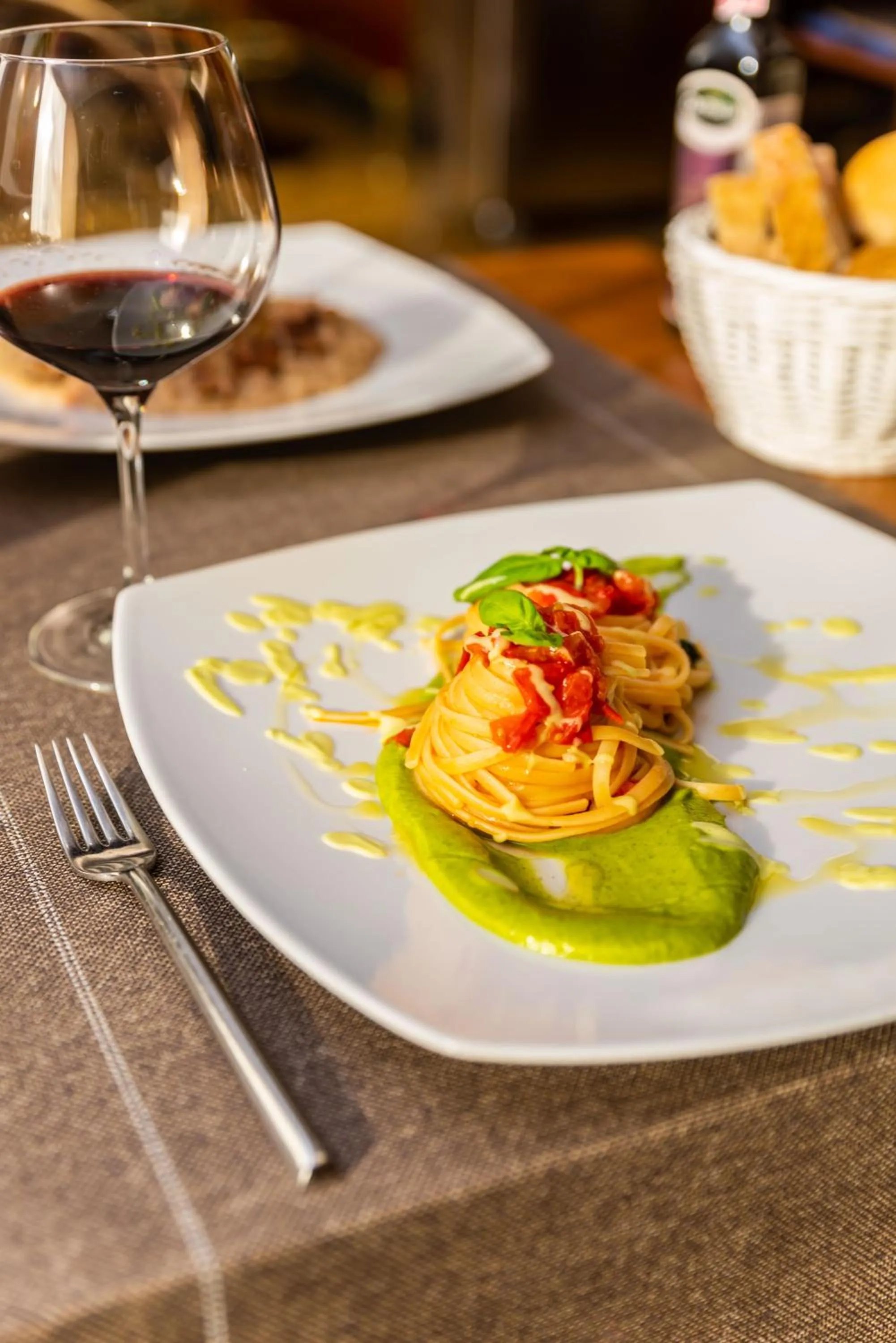 Food and drinks in Hotel Mirage Sure Hotel Collection by Best Western