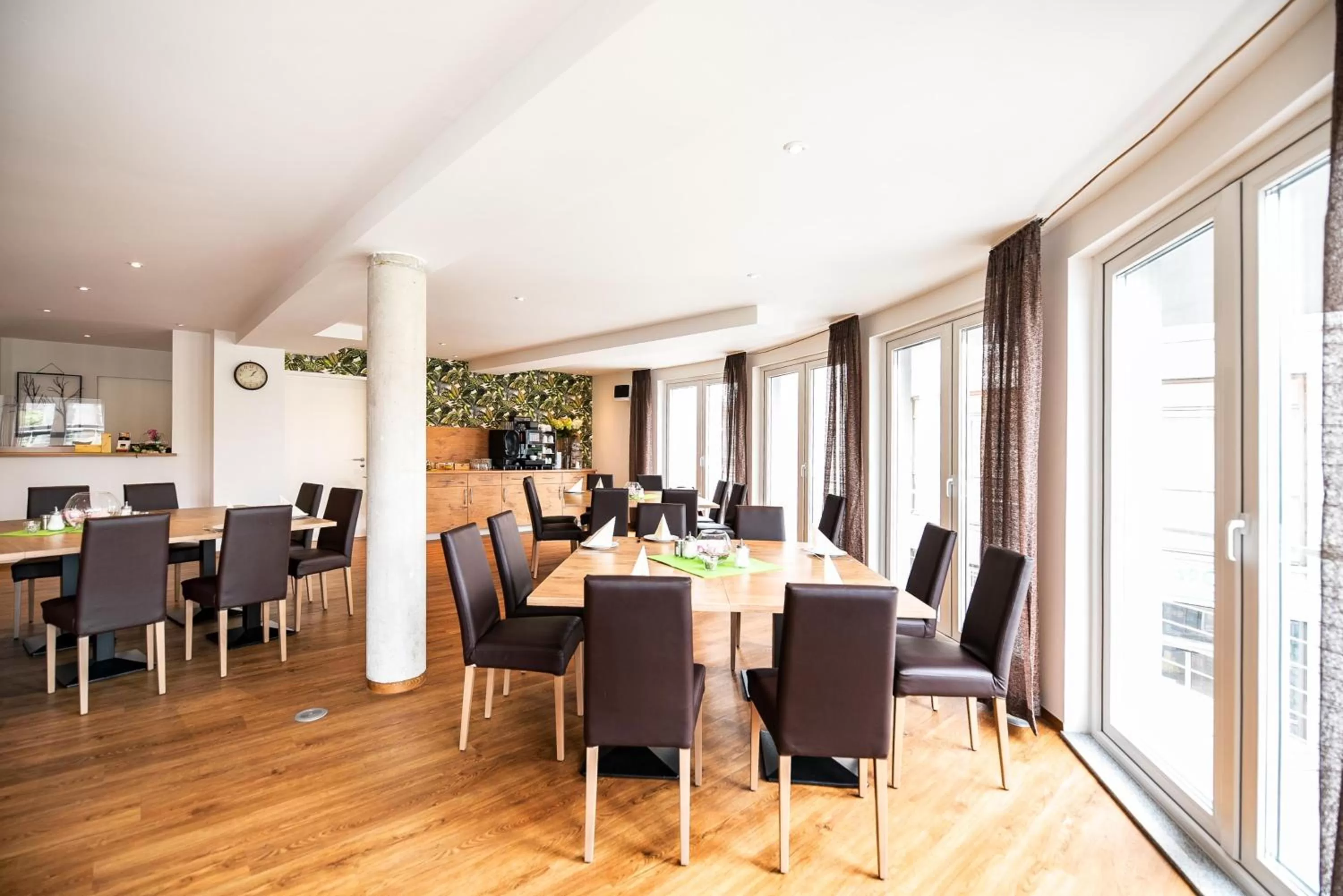 Dining area in Sternplatz Hotel