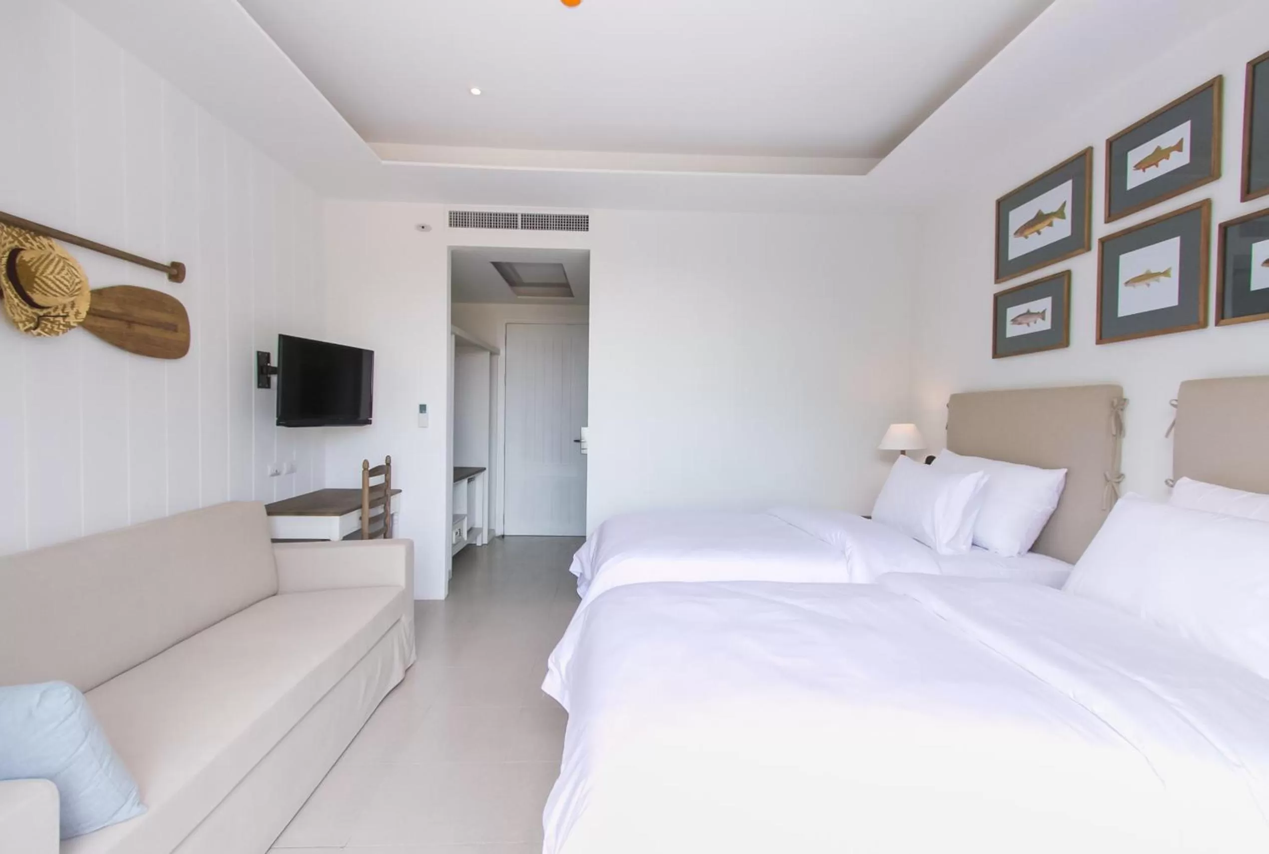 Photo of the whole room, Bed in Marina Express-Fisherman Aonang