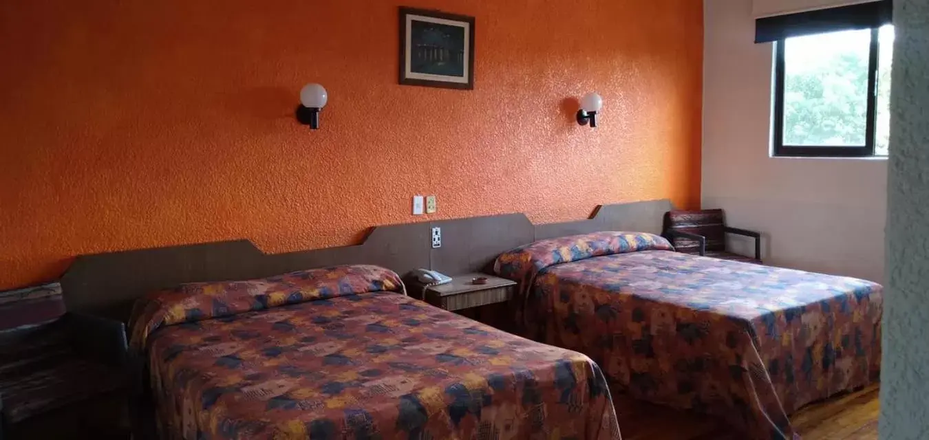 Twin Room in Hotel Gilbert Twin Room in Hotel Gilbert