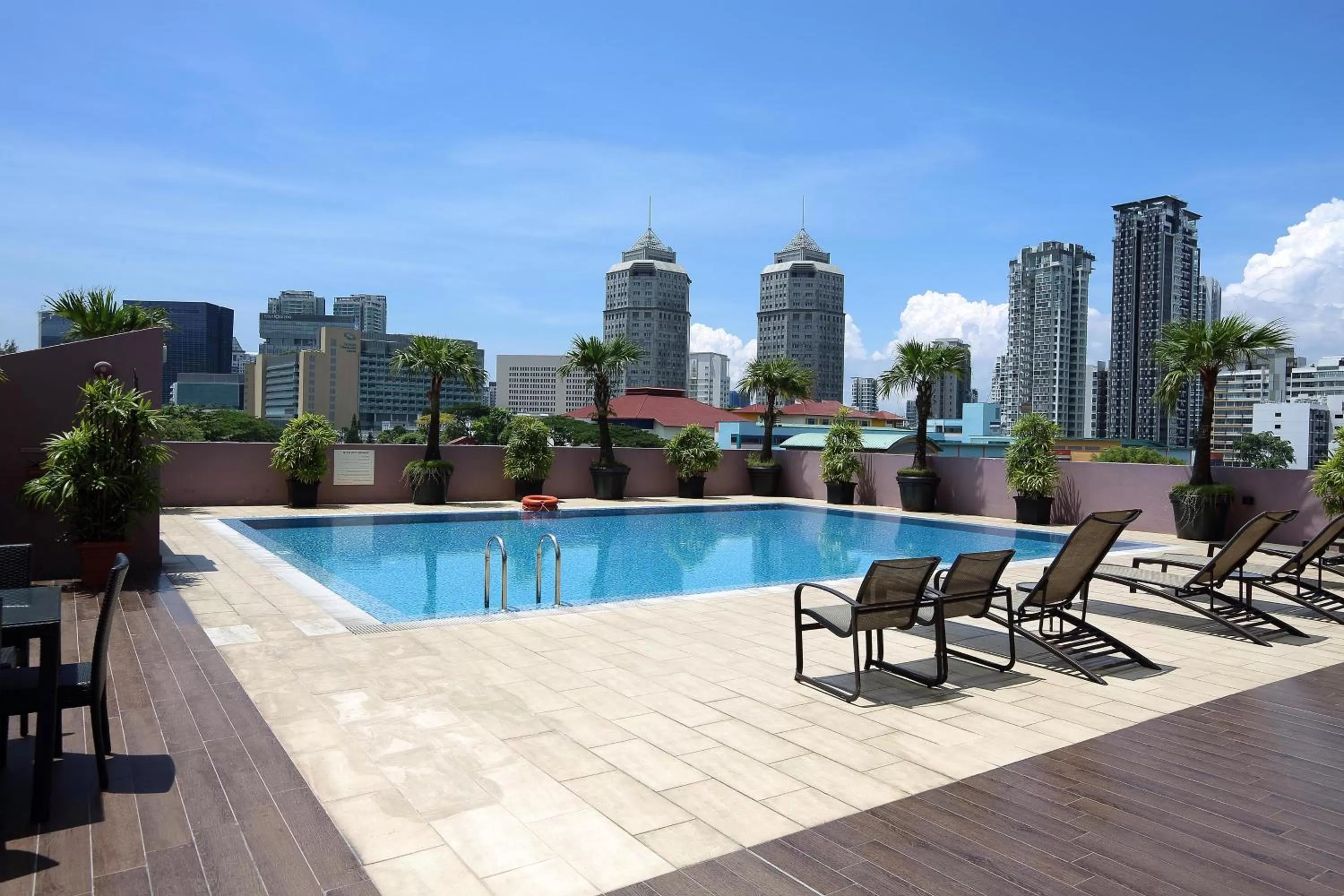 Swimming pool in Value Hotel Thomson