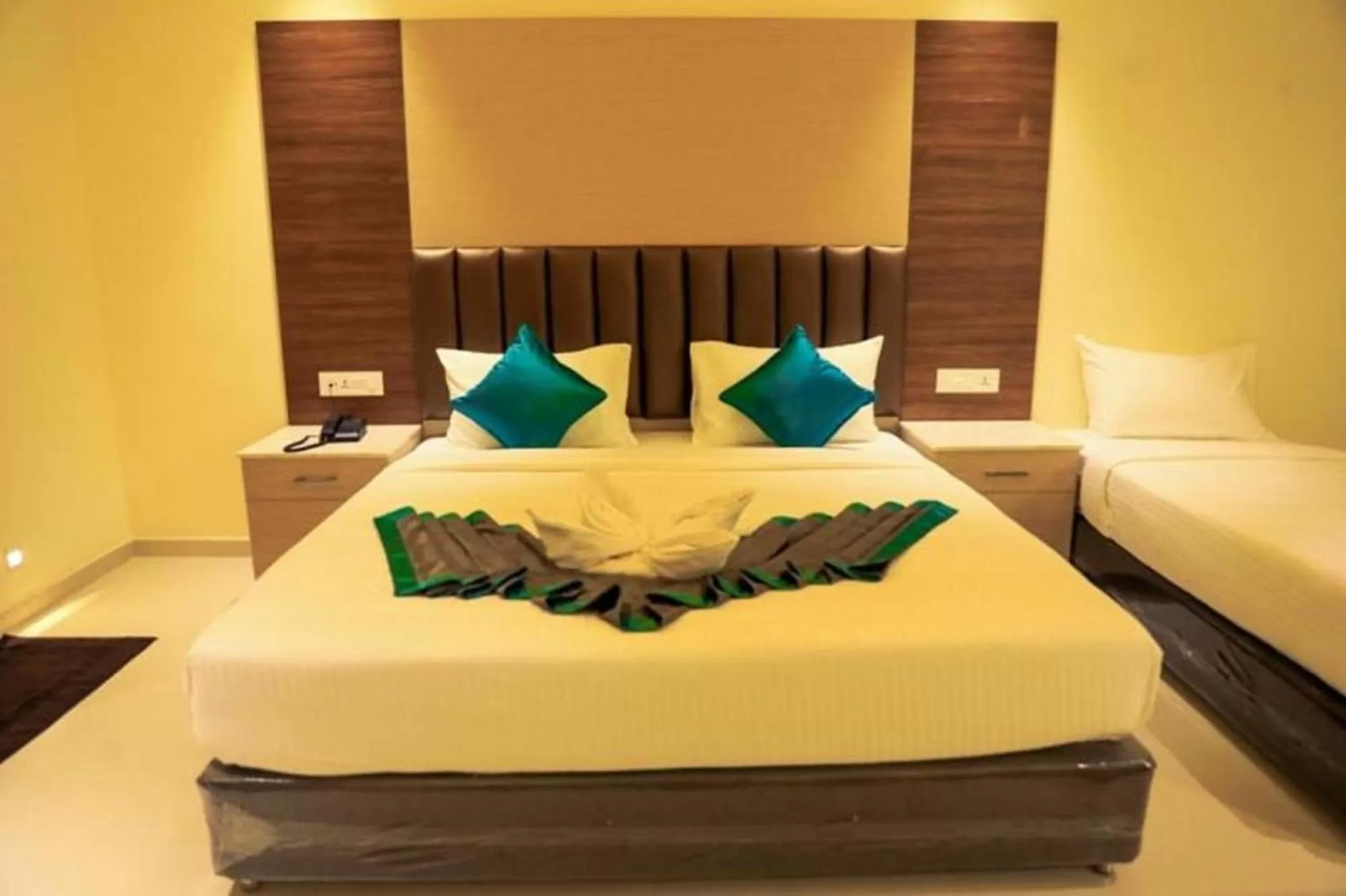 Photo of the whole room, Bed in Laya Regency