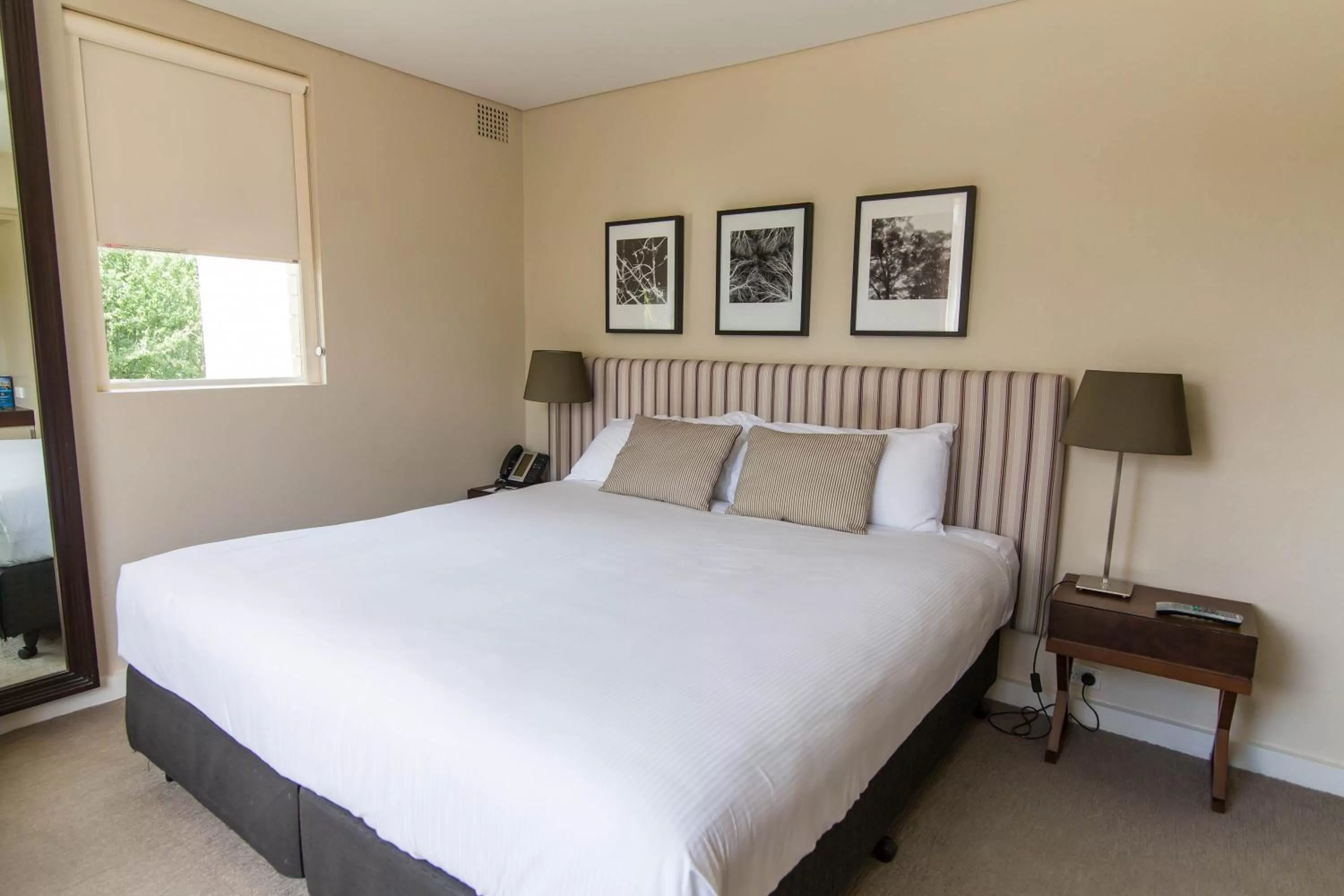 Bed in Peppers Craigieburn Resort