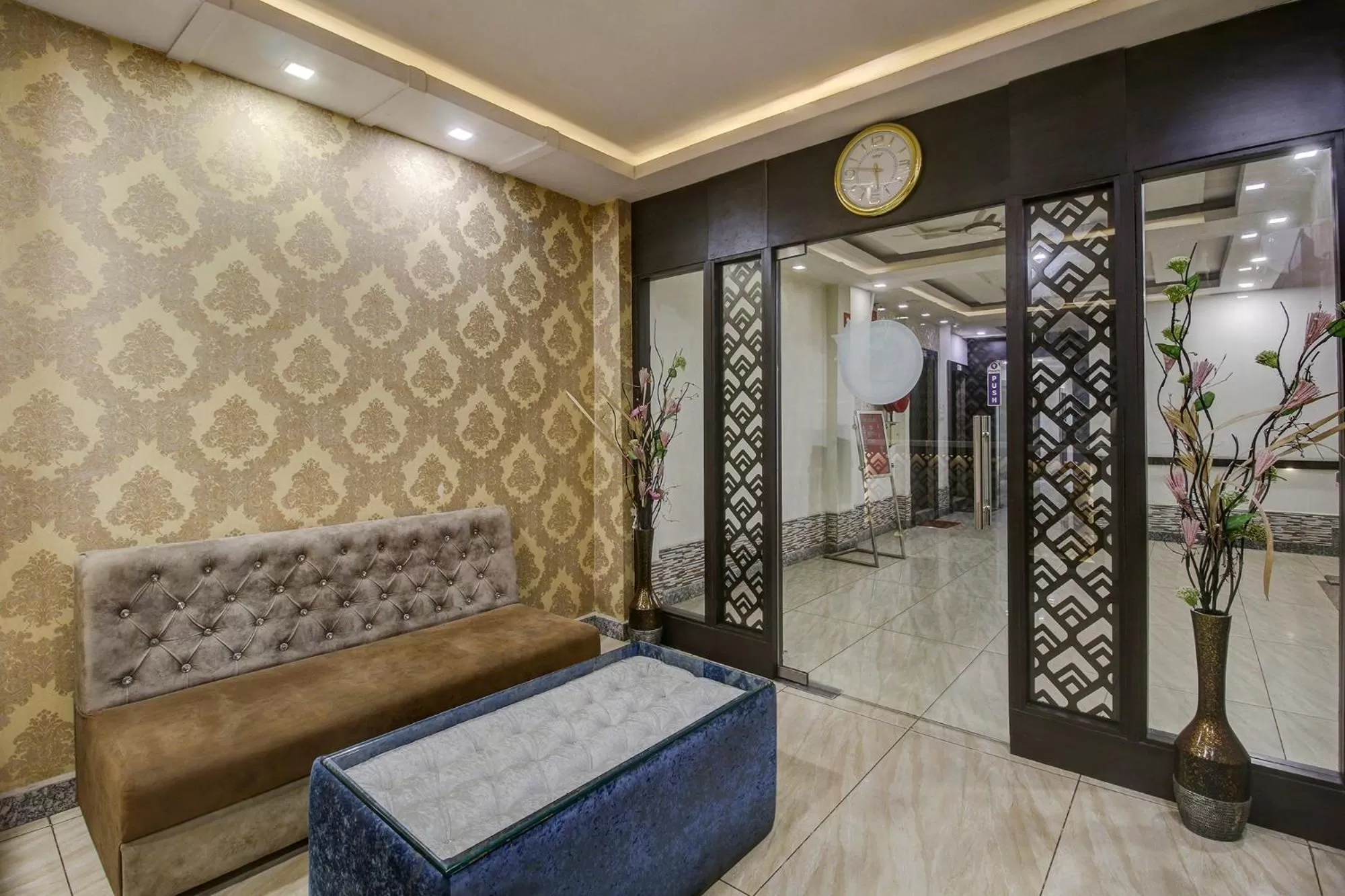 Seating area in FabHotel CSFC Near Bhopal Railway Station