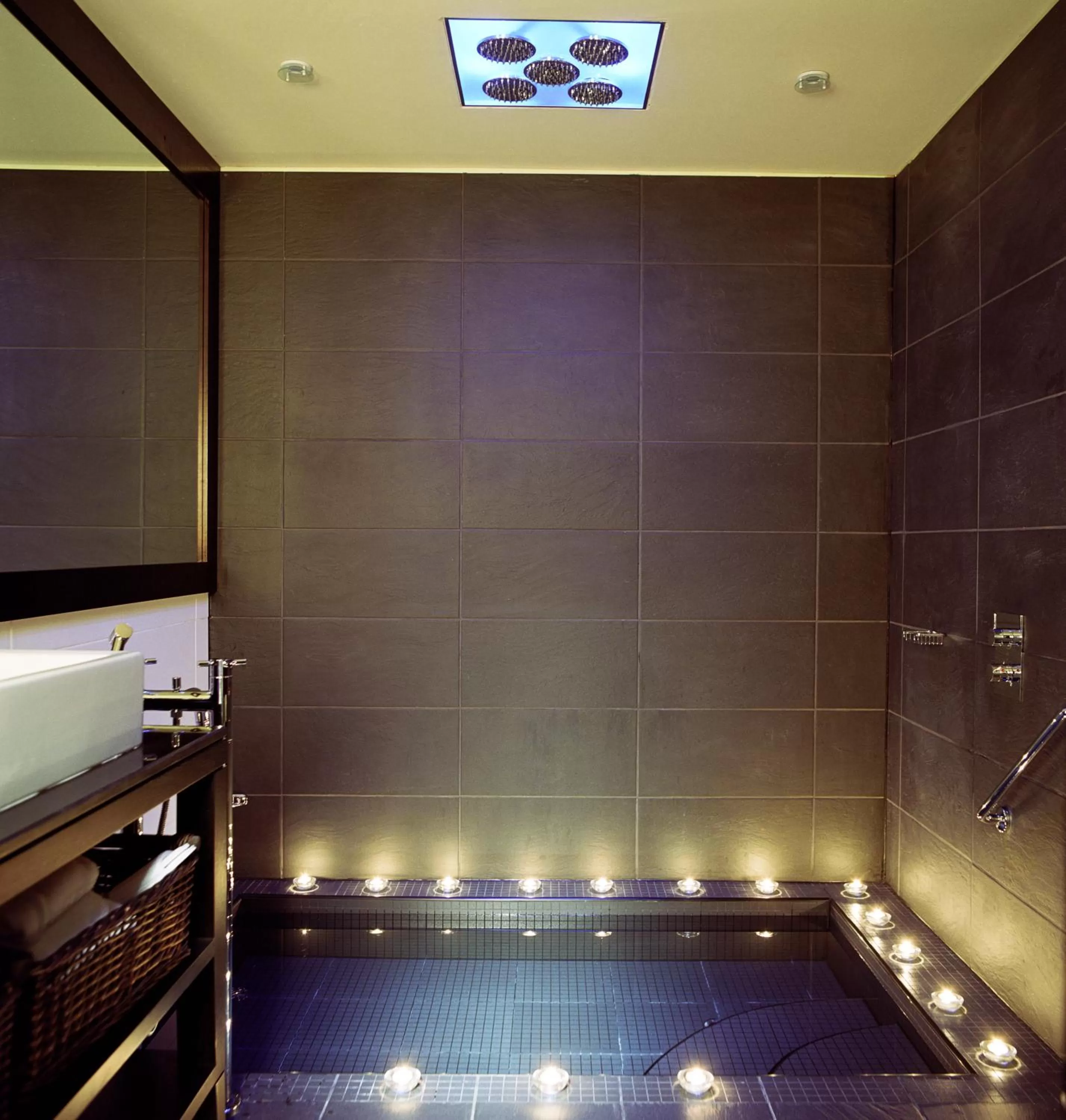 Bathroom in Malmaison Hotel Leeds