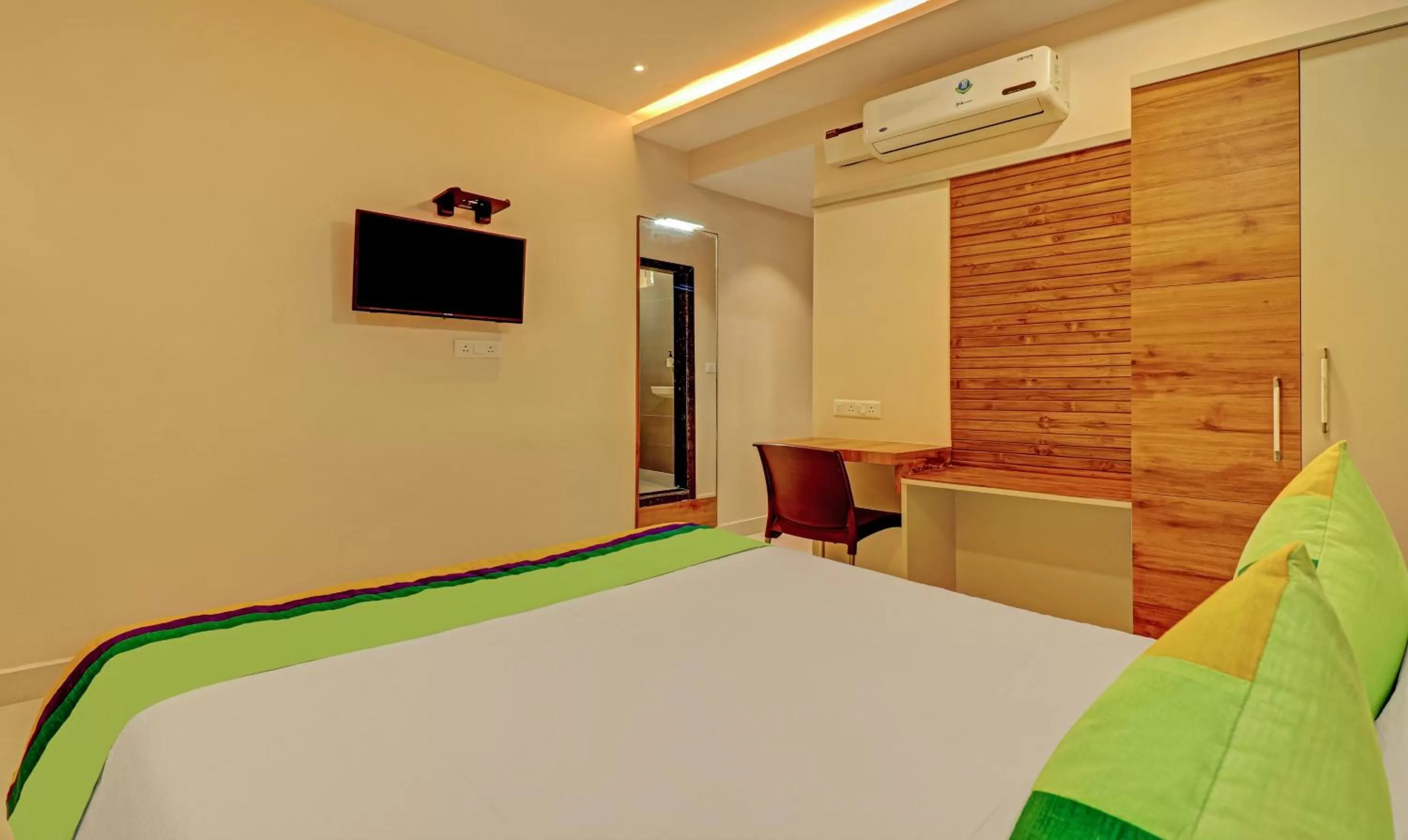 Bedroom, Bed in Treebo Rainbow Grand