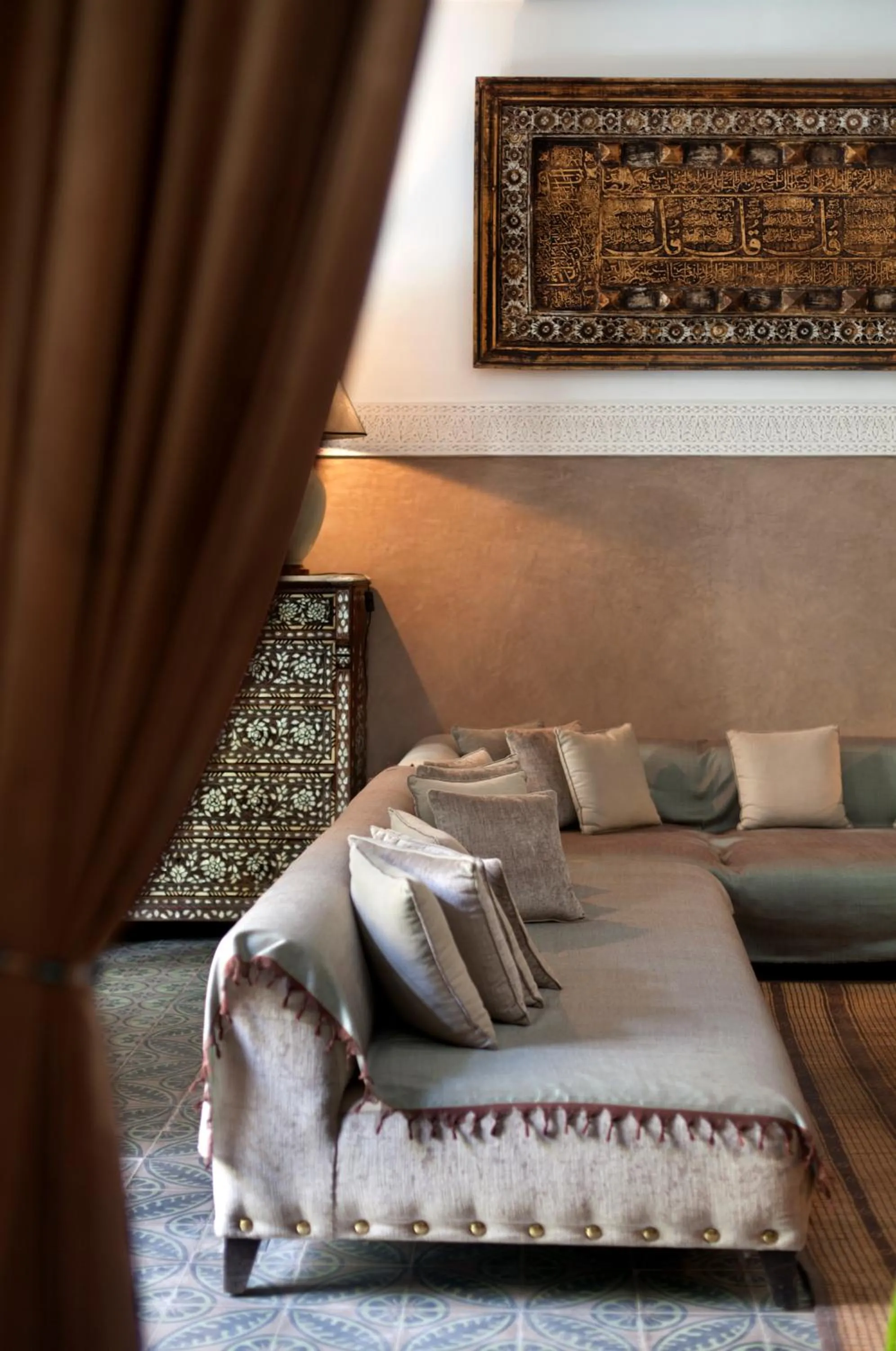 Living room, Bed in La Villa des Orangers - Relais & Châteaux