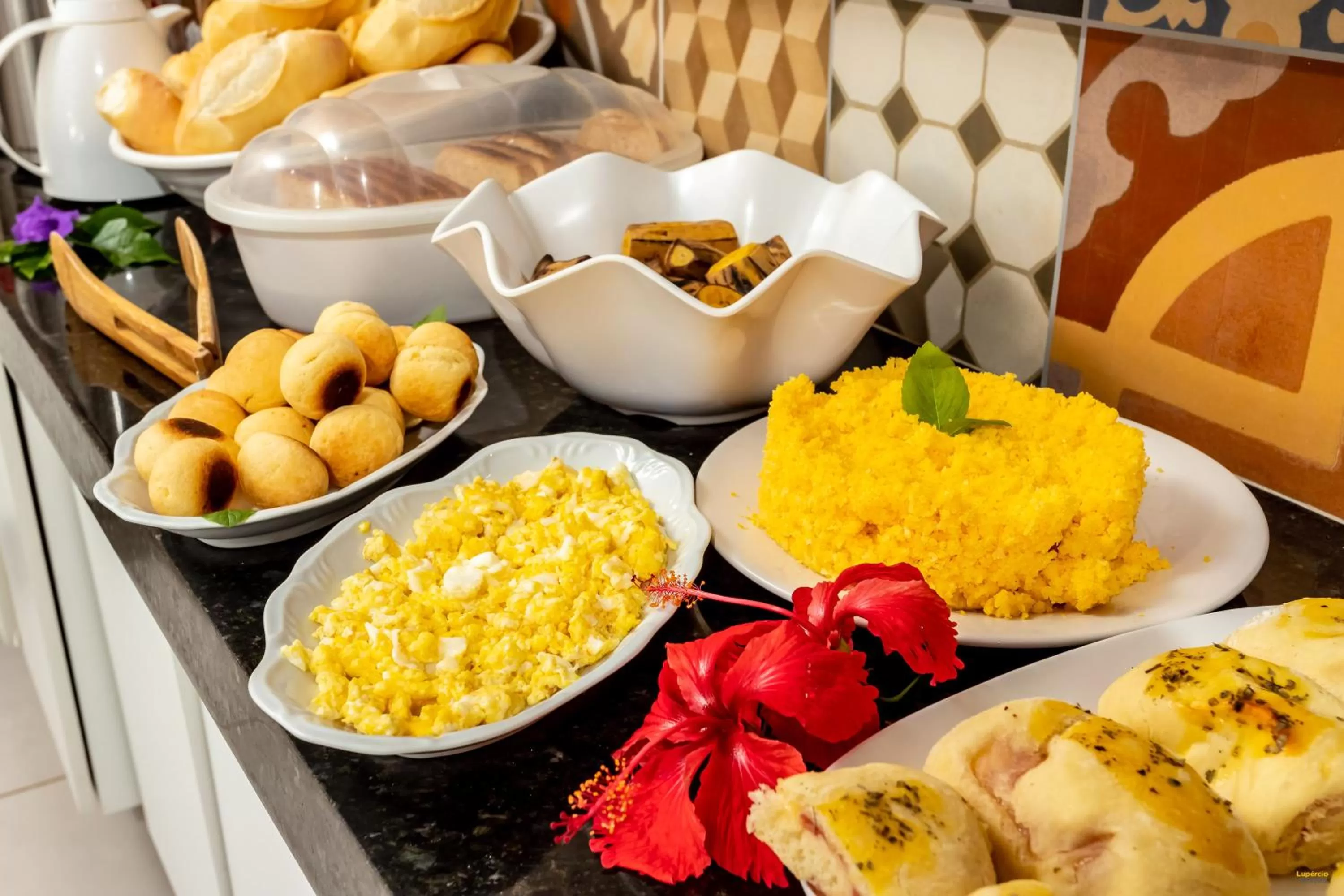 Breakfast in i9 Embaú Flats & Suites