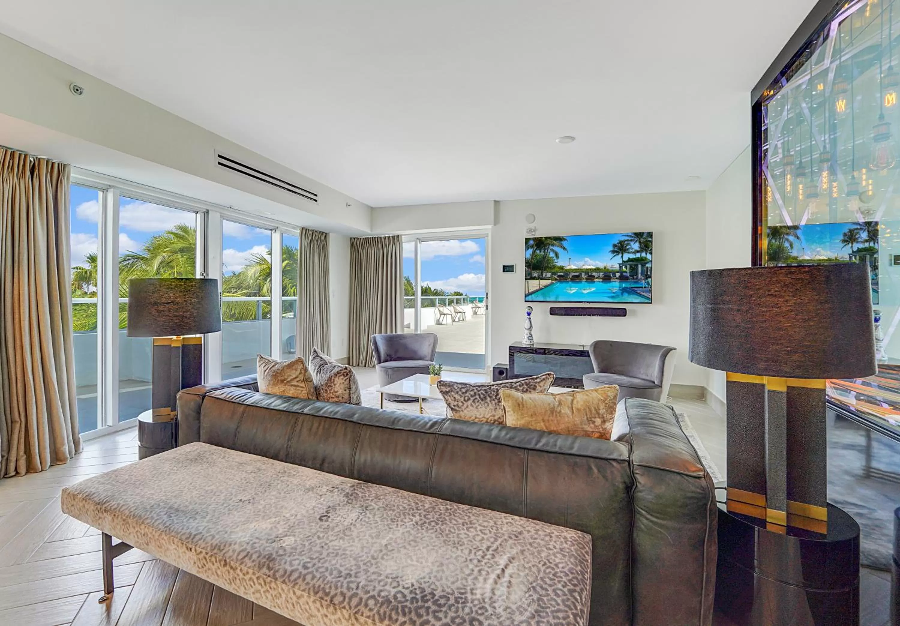 TV and multimedia in The Sagamore Hotel South Beach