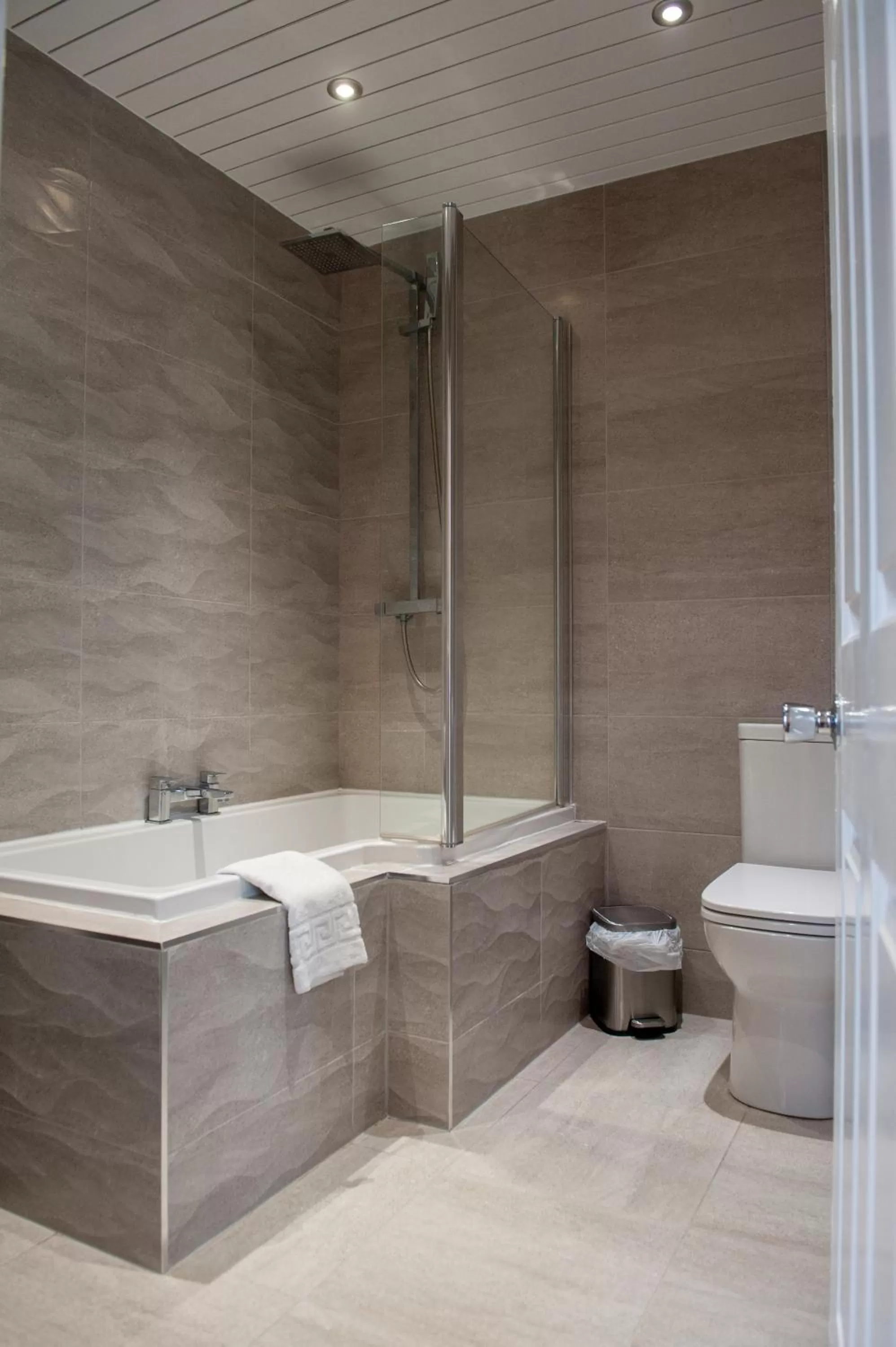 Bathroom in Osborne Hotel