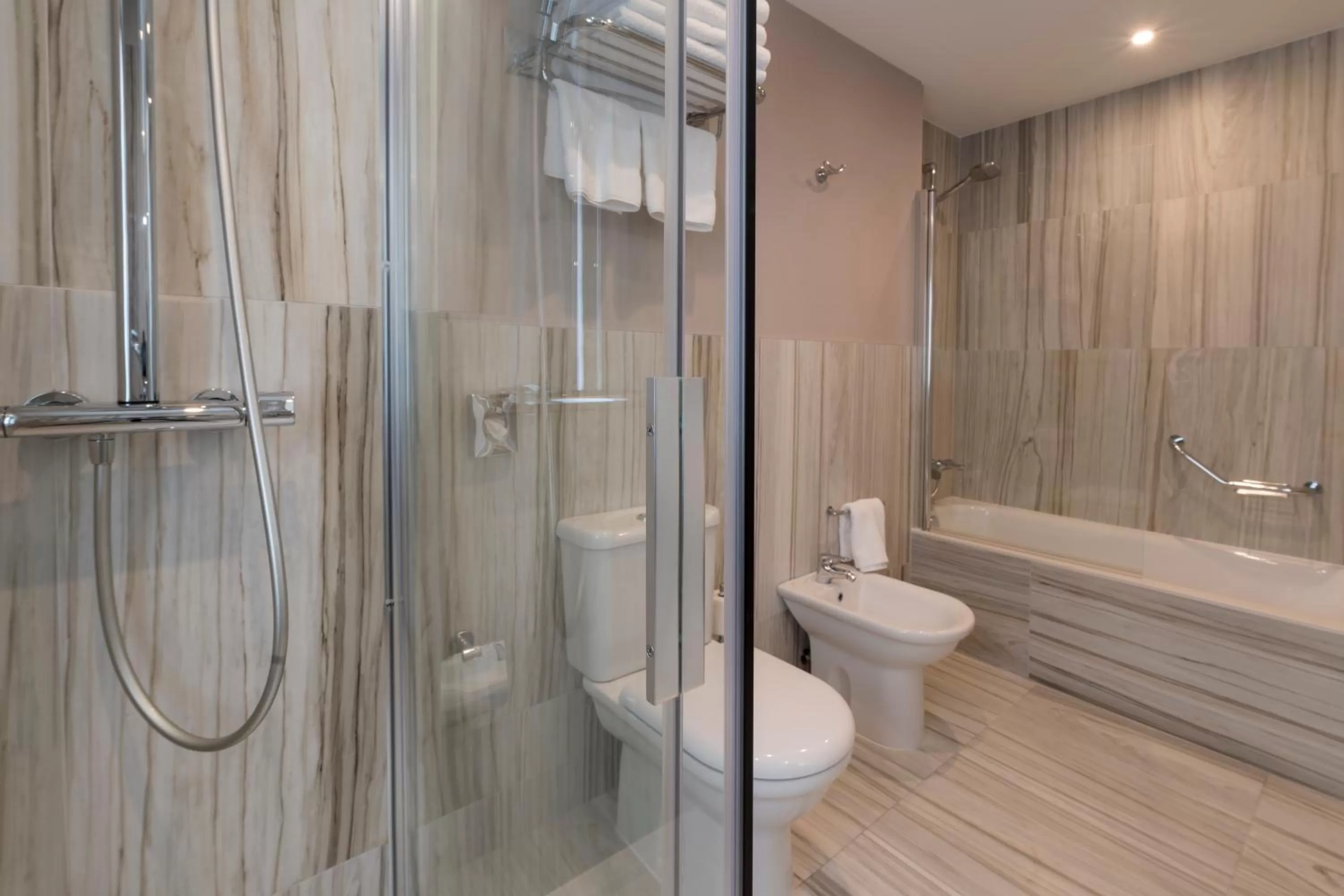 Bathroom in Hotel Plaza