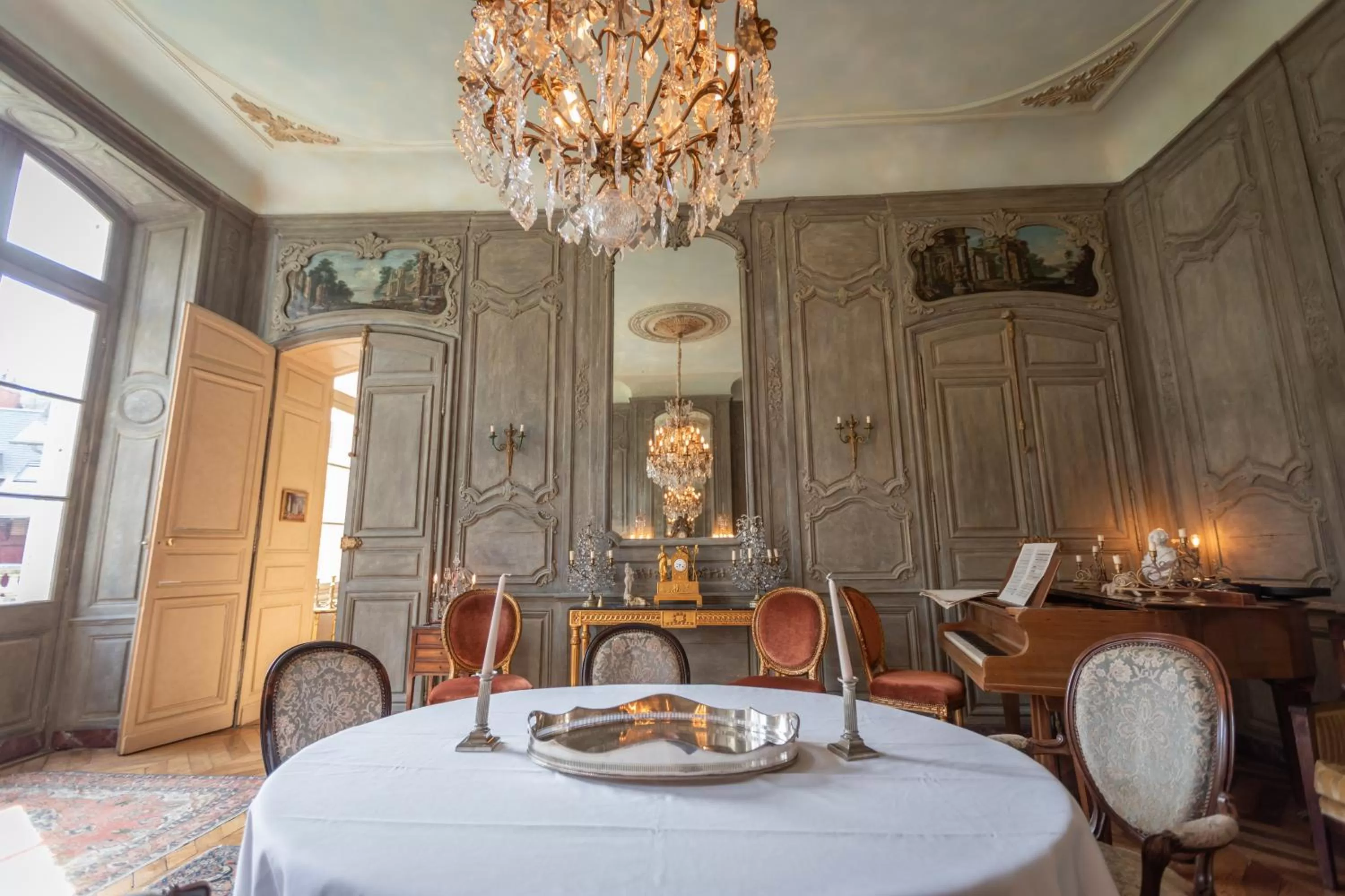 Restaurant/Places to Eat in L'Hotel de Panette, Un exceptionnel château en ville - Chambres historiques, parking - Petit Déjeuner offert