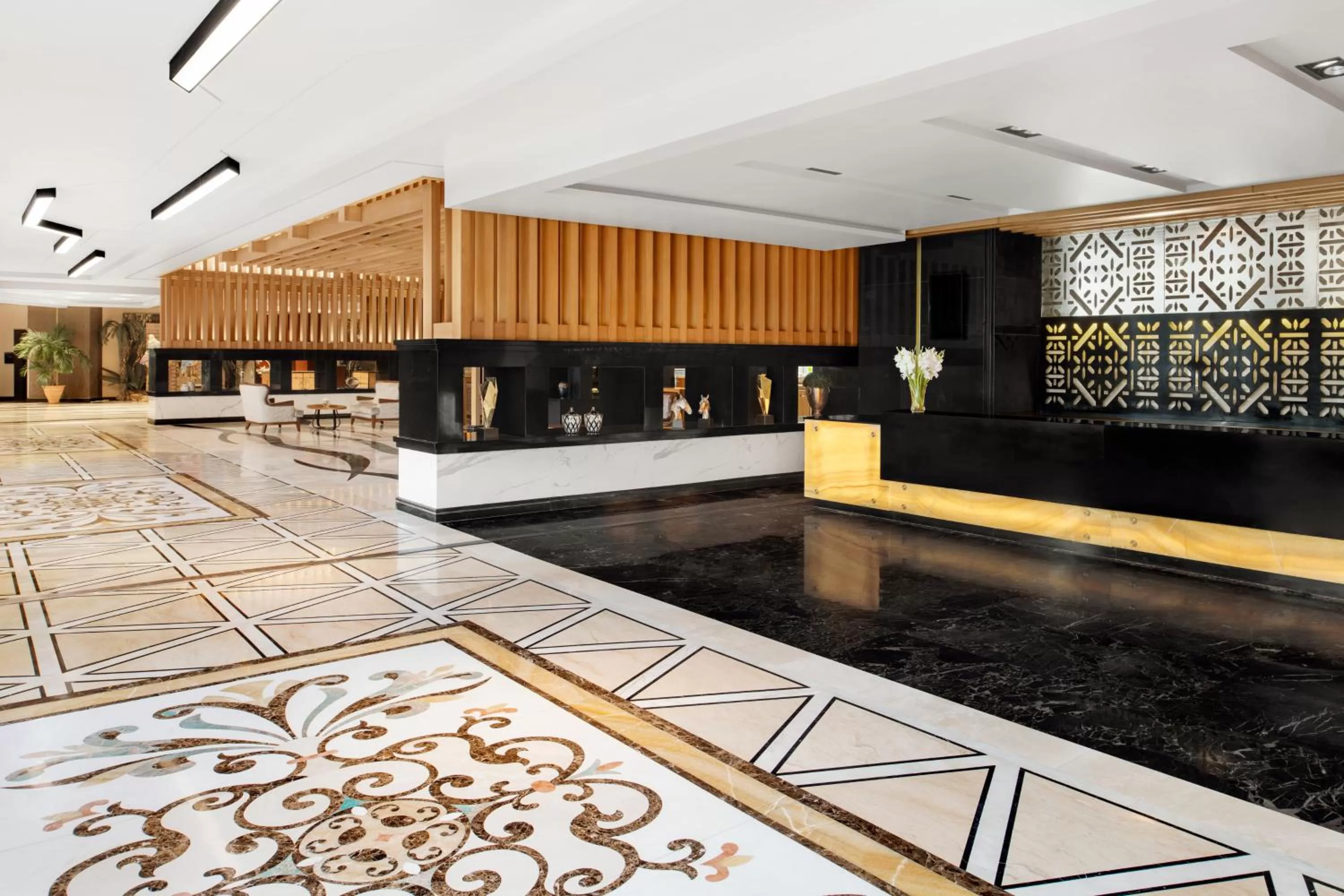 Lobby or reception in Mövenpick Hotel Karachi