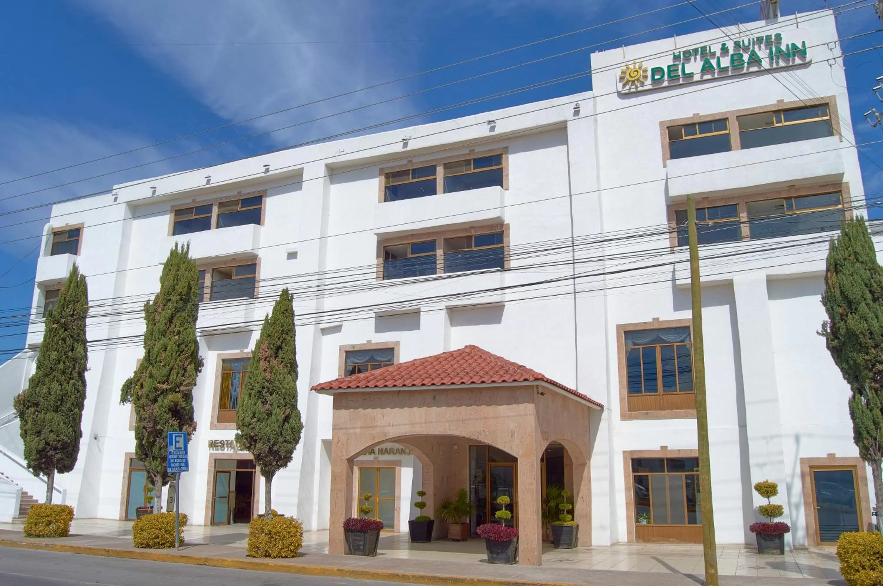 Property building in Hotel del Alba Inn & Suites