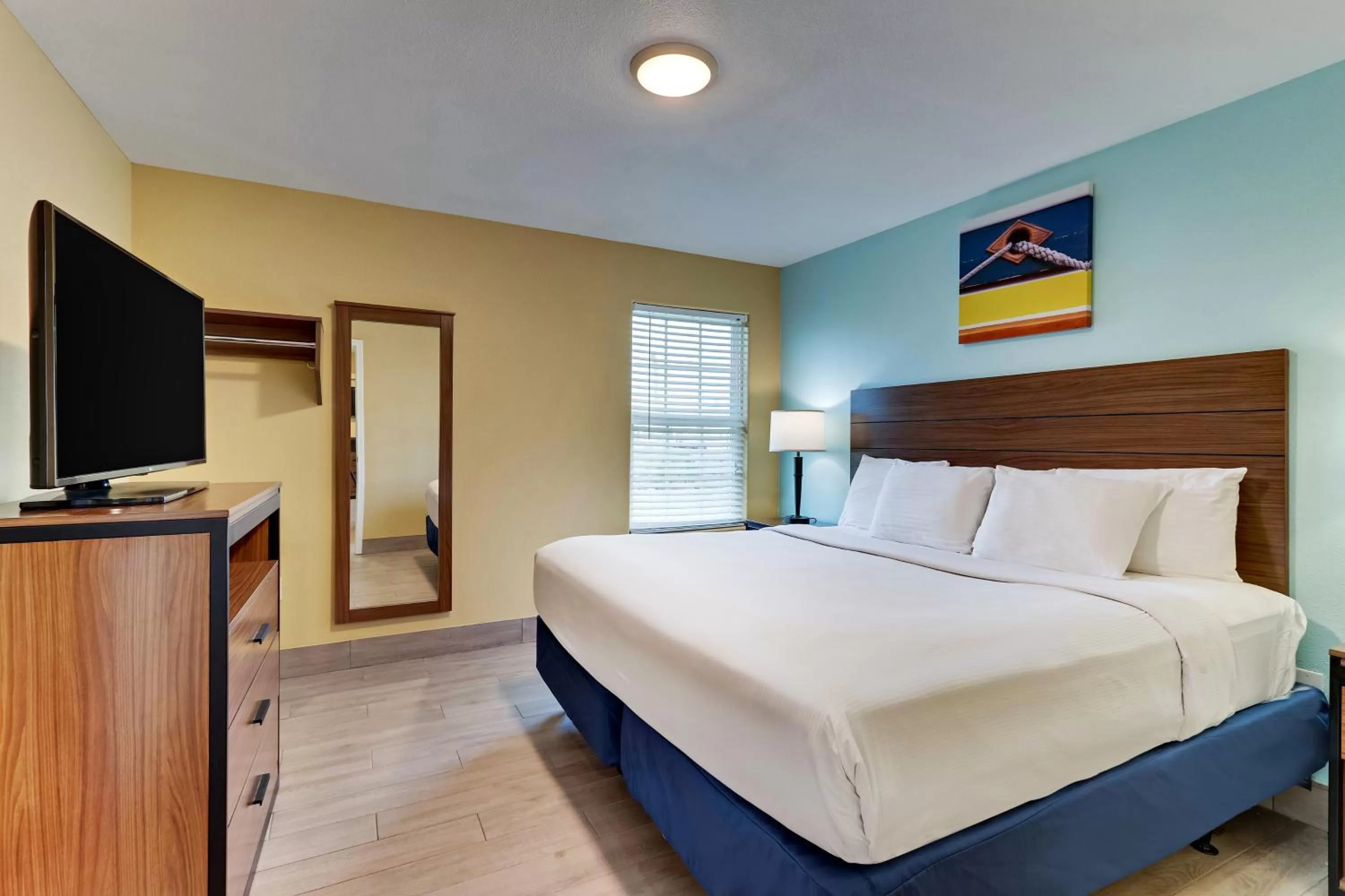 Bed in Captains Quarters Inn