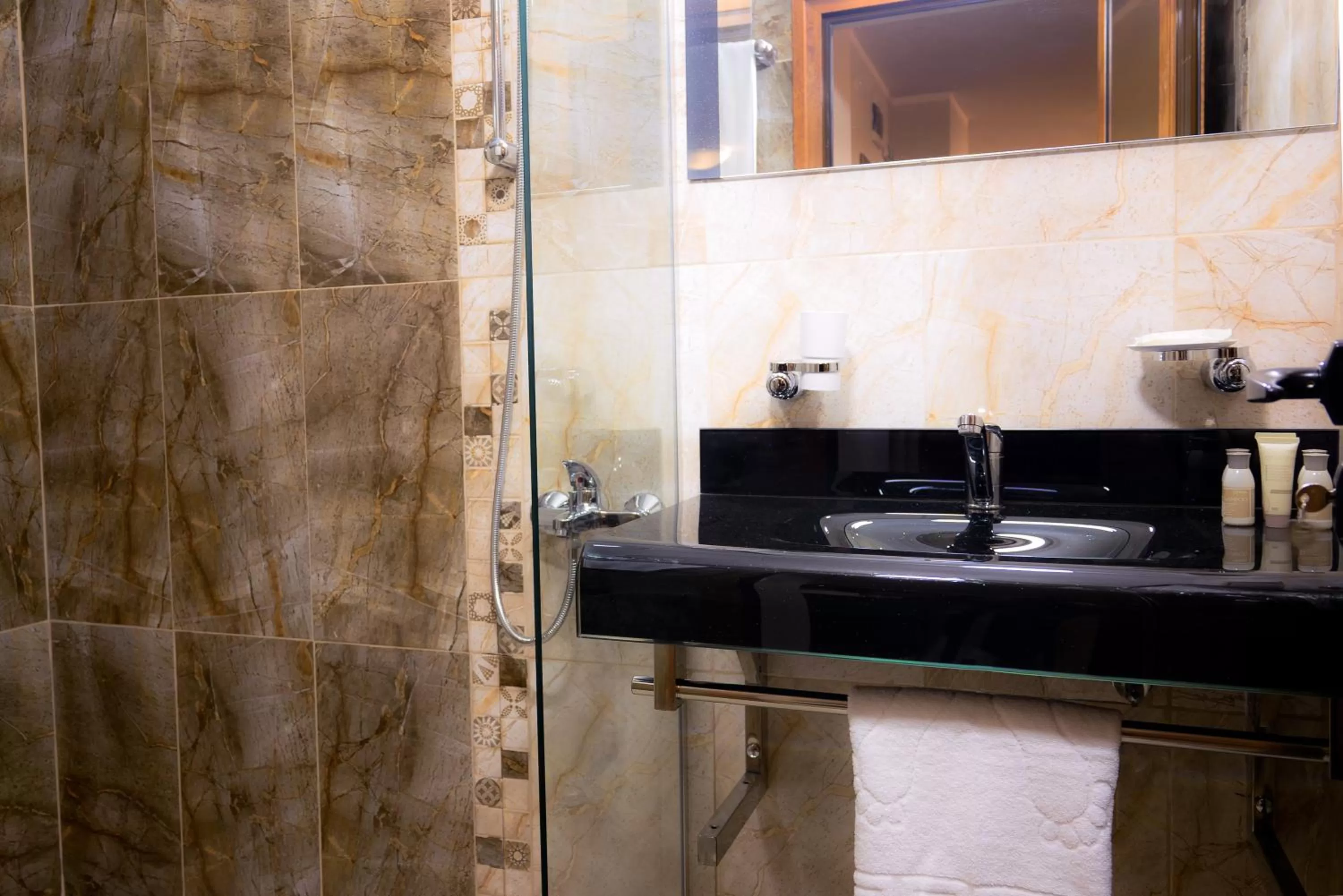 Bathroom in Hotel Leda