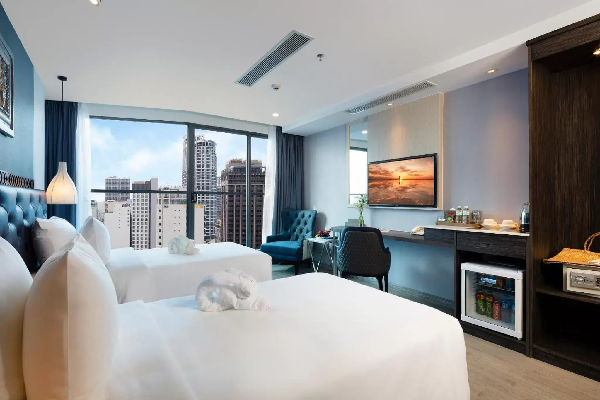 Deluxe Double or Twin Room with City View in Erica Nha Trang Hotel Deluxe Double or Twin Room with City View in Erica Nha Trang Hotel