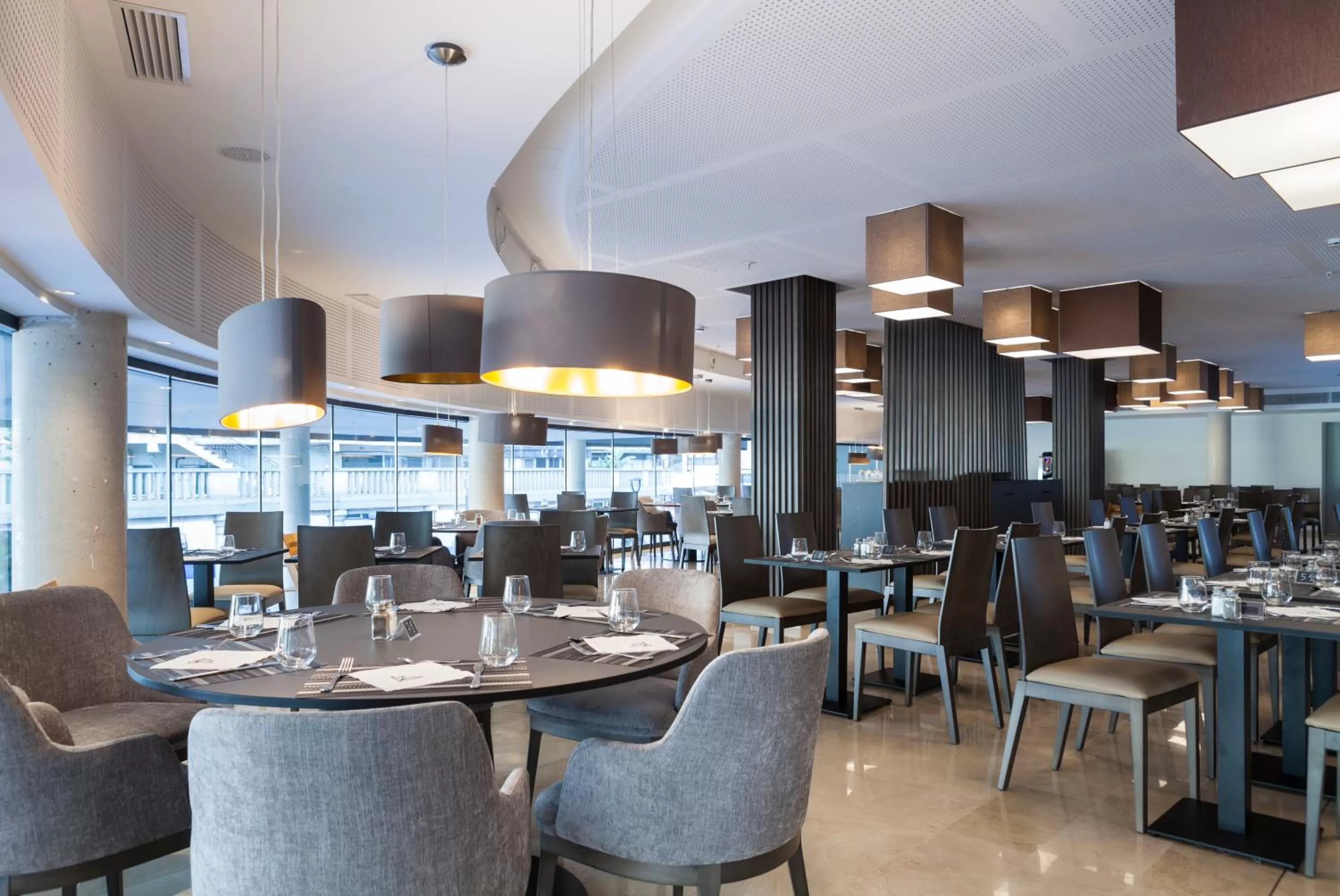 Restaurant/places to eat in Hotel Bristol 4 Sup