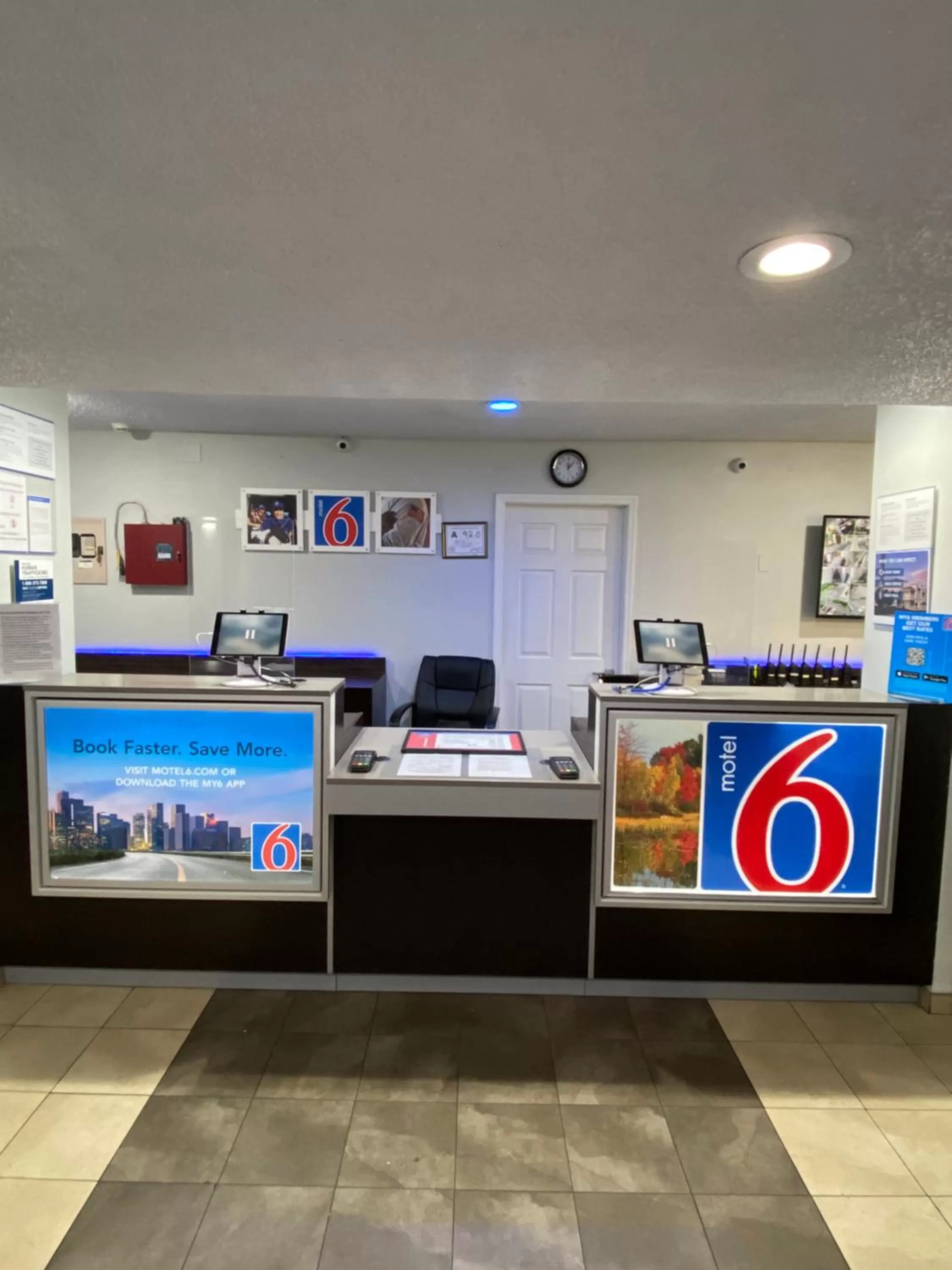 Lobby or reception in Motel 6-Greensboro, NC - Airport