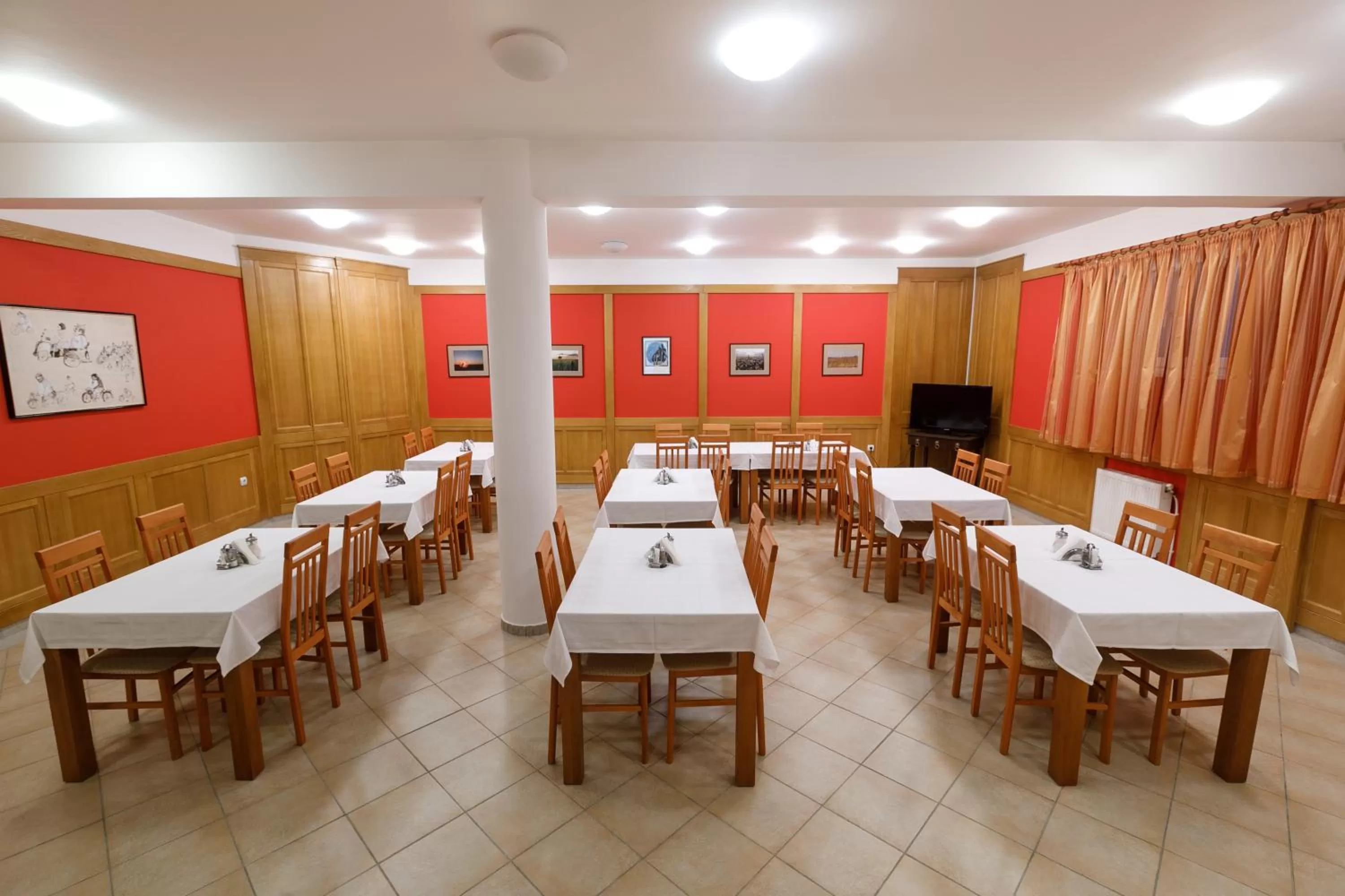 Dining area, Restaurant/Places to Eat in Art Garni Hotel