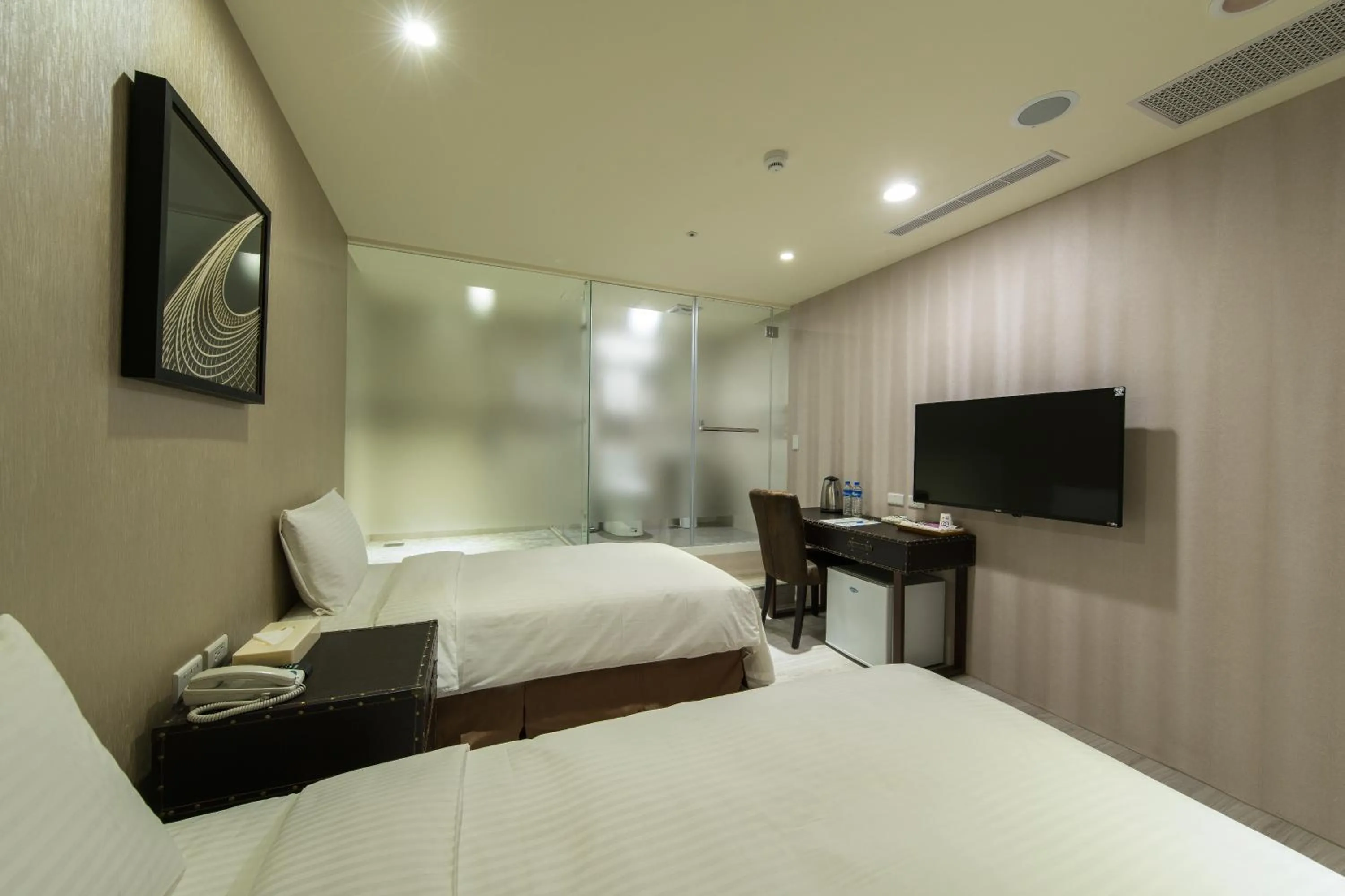 Photo of the whole room, Bed in XinsheHotel - Chungli