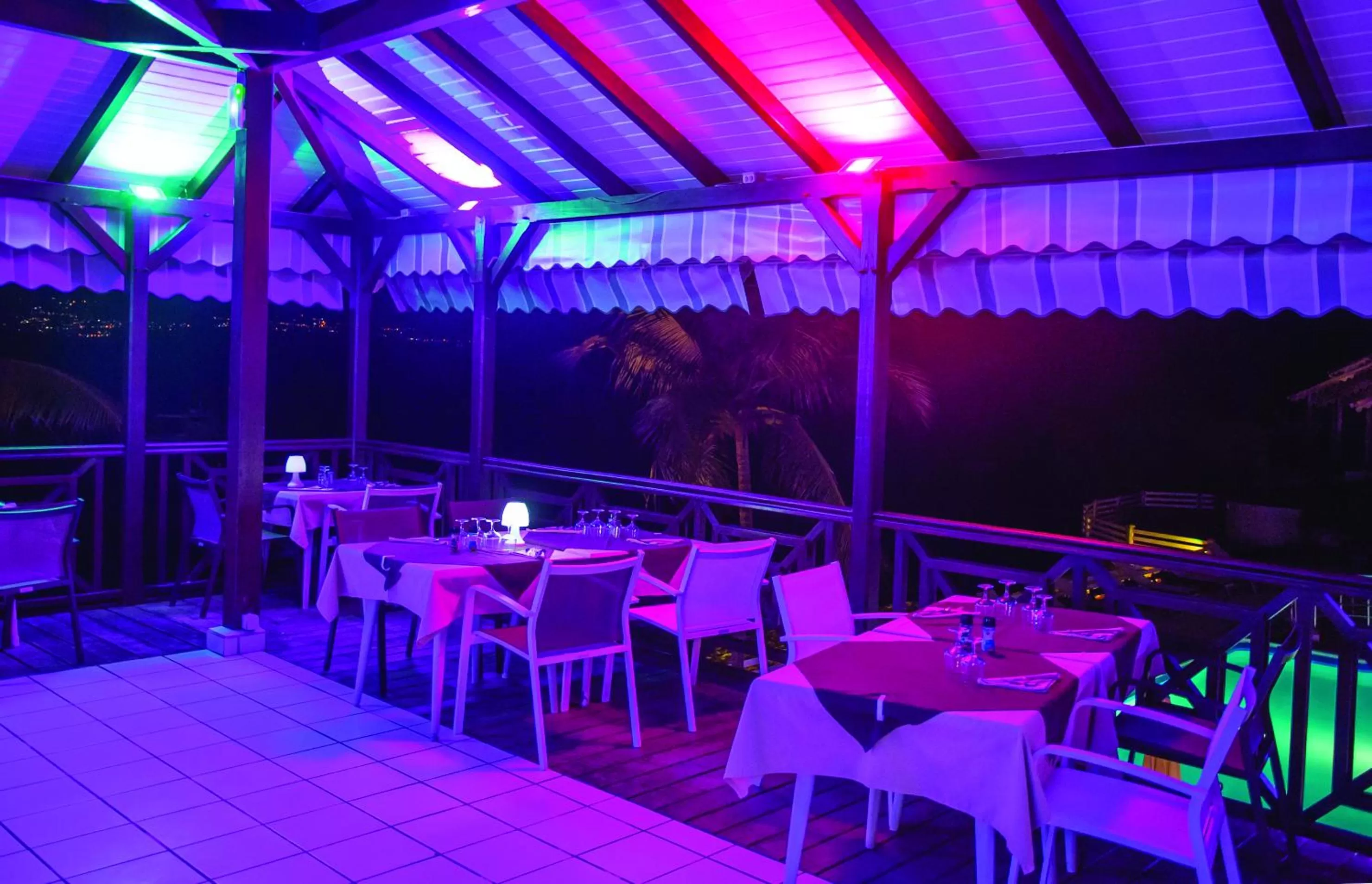 Restaurant/places to eat in Hôtel Bois Joli