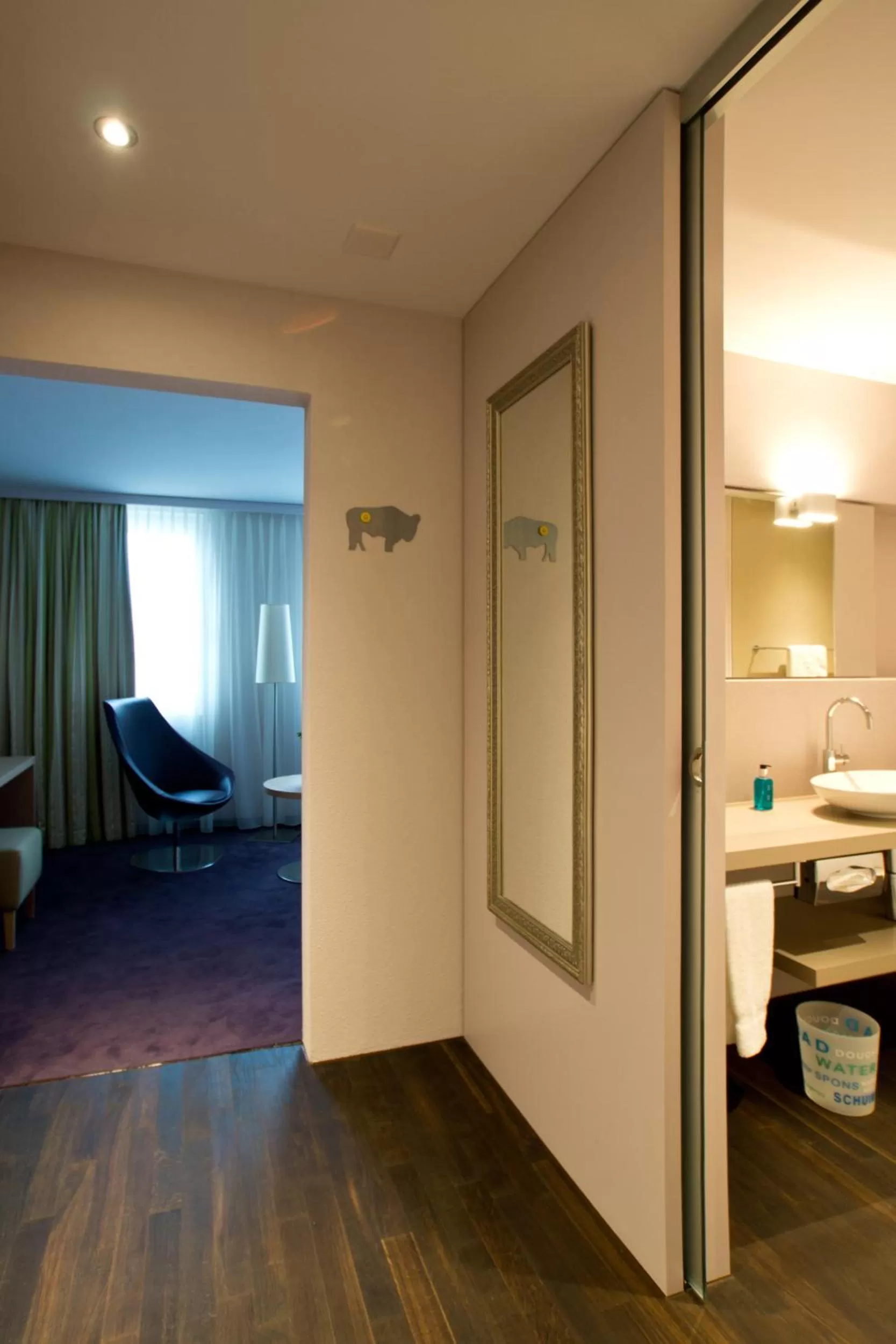 Photo of the whole room, Bed in OCHSEN LODGE by Ochsen Lenzburg