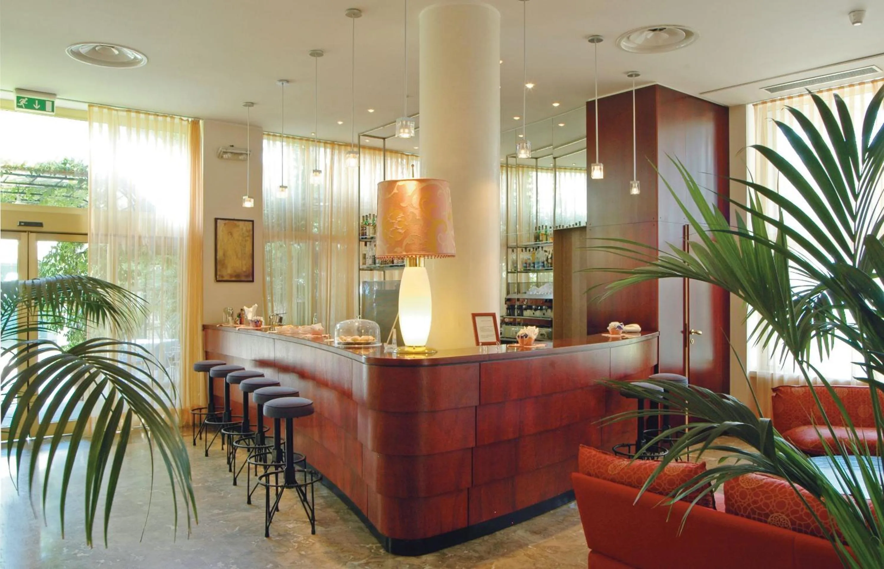Lounge or bar in Reginna Palace Hotel