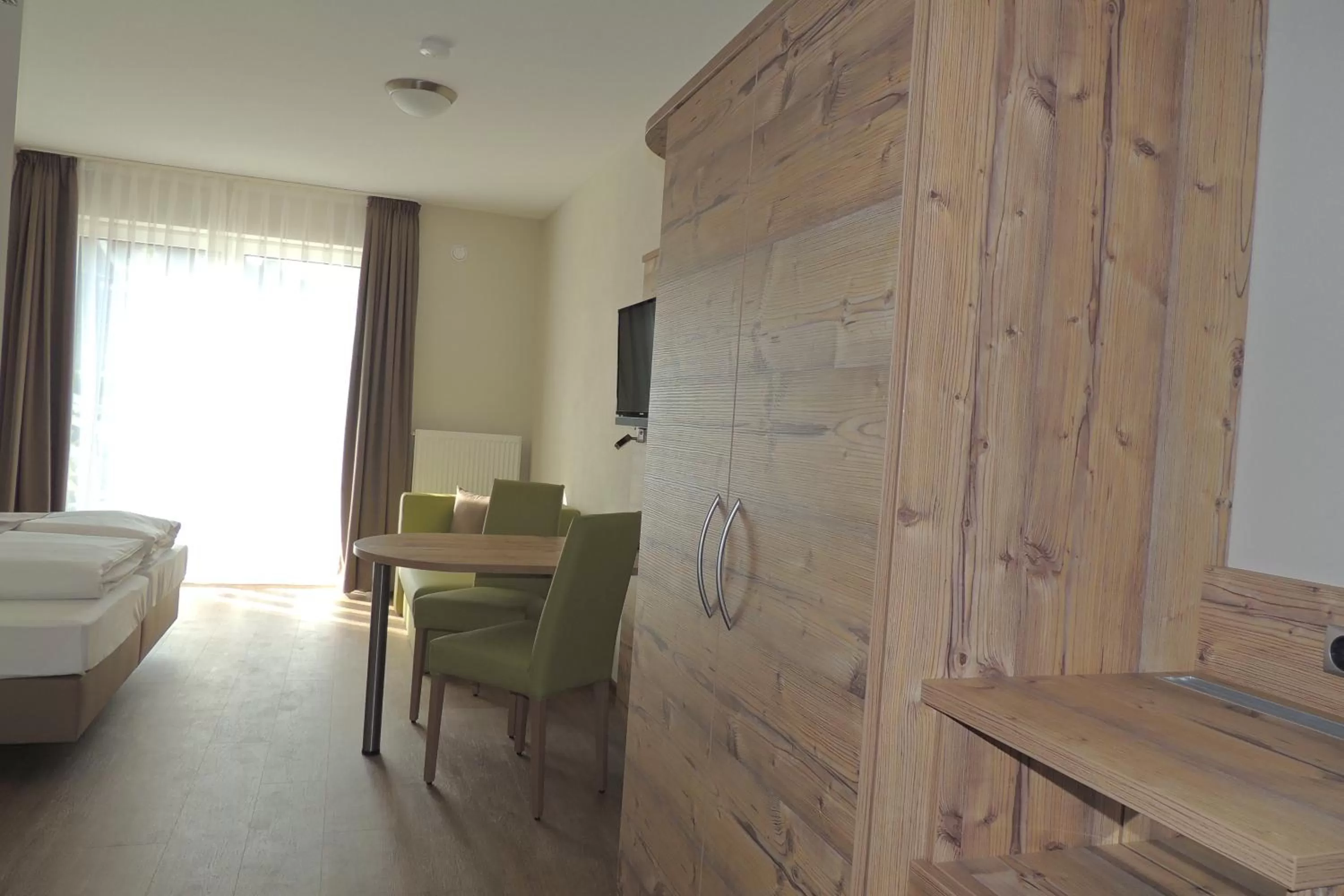 Photo of the whole room, Bed in Hotel-Gasthof Neue Post