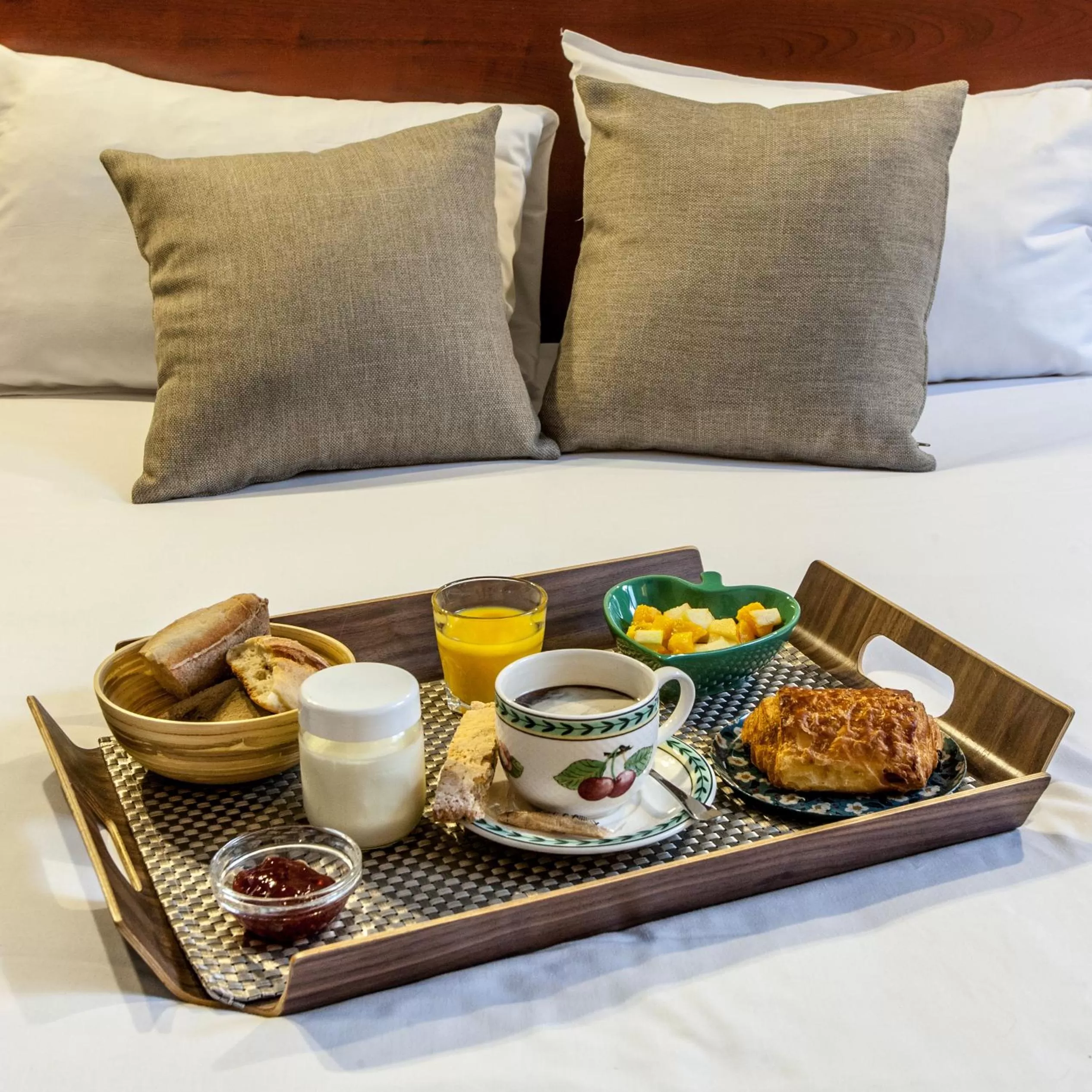 Breakfast in Grand Hotel De La Poste - Lyon Sud - Vienne