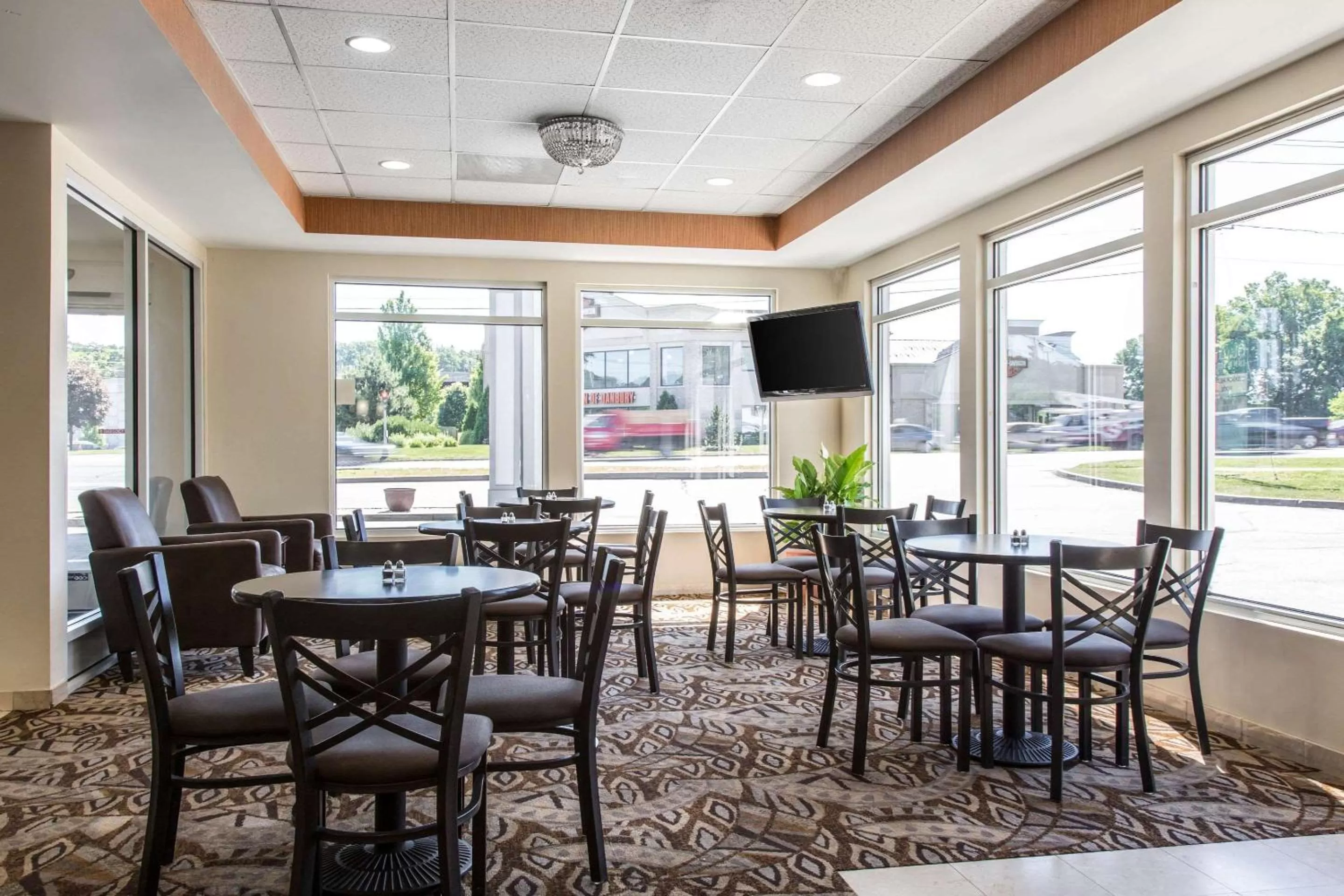 Restaurant/places to eat in Quality Inn & Suites Danbury near University