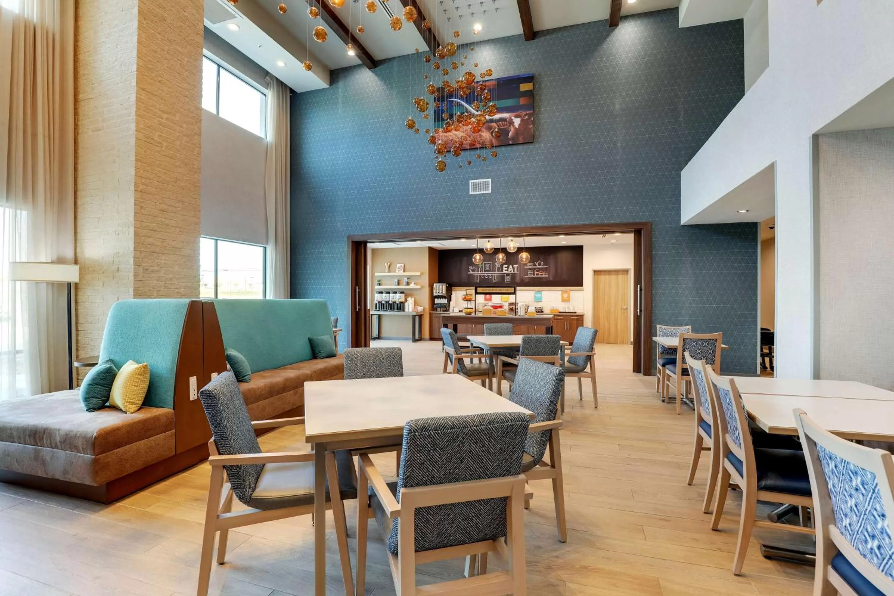 Breakfast in Hampton Inn & Suites Weatherford, Tx