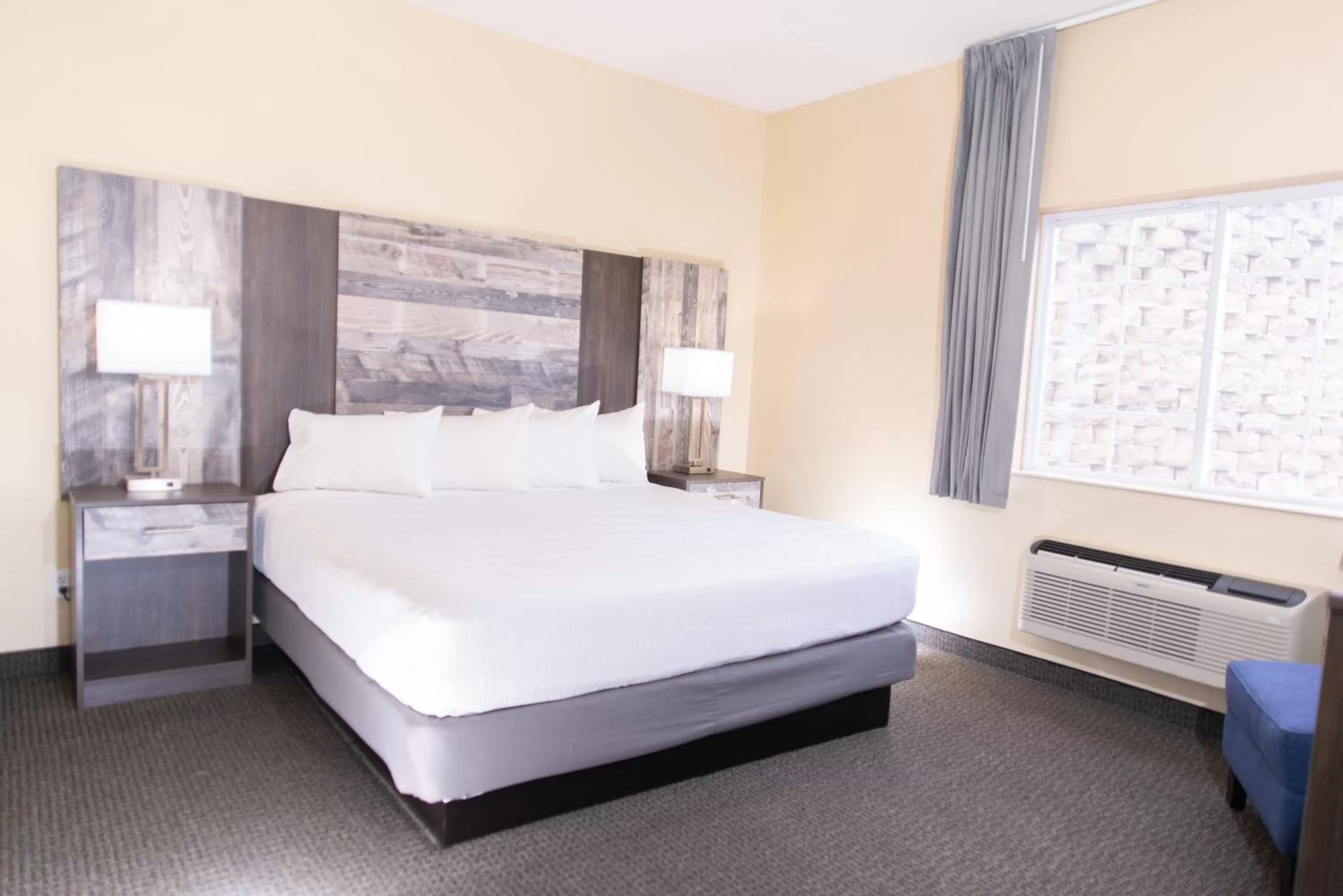 Bed in The Stone Castle Hotel & Conference Center