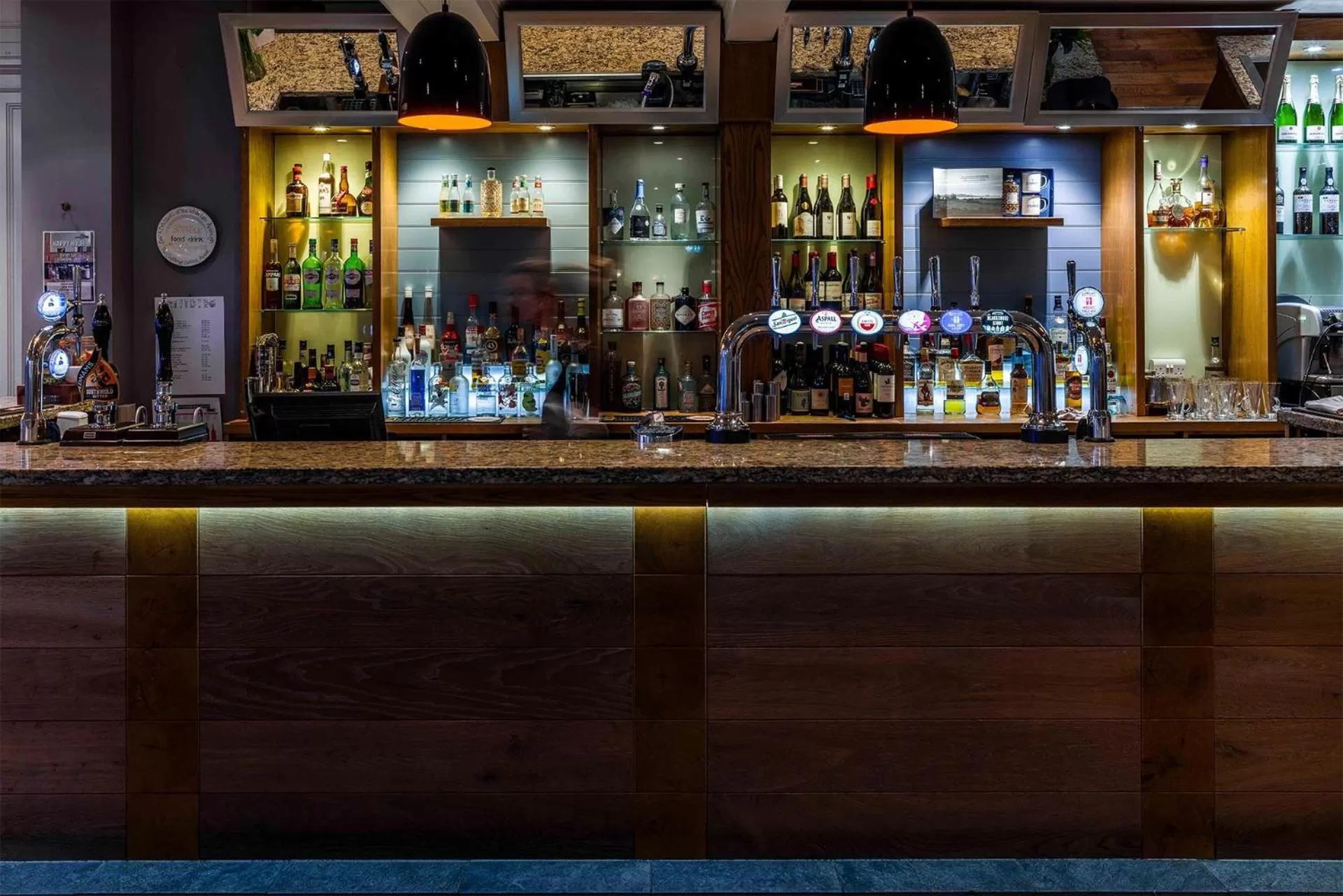 Lounge or bar in The White Lion Hotel