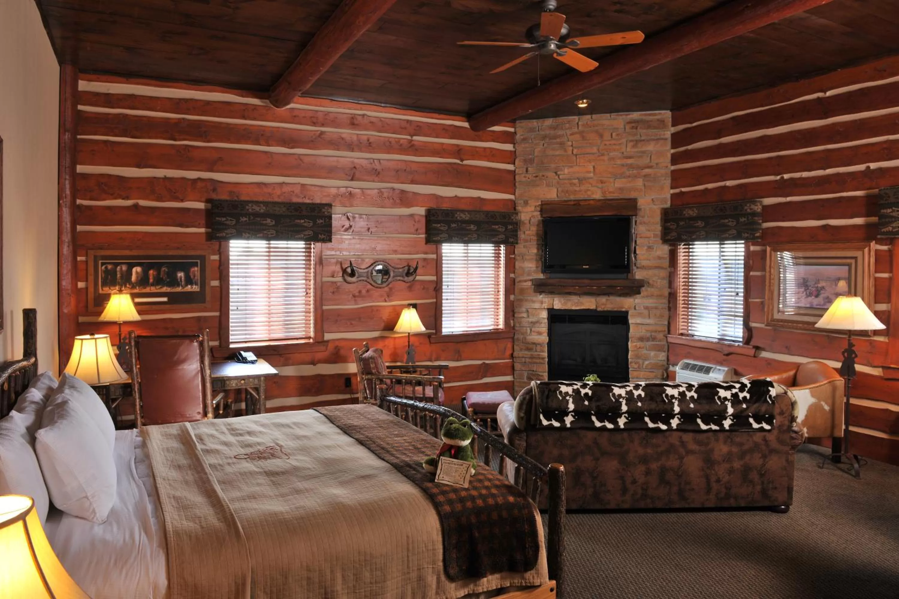 Photo of the whole room, Bed in Stoney Creek Hotel St. Joseph