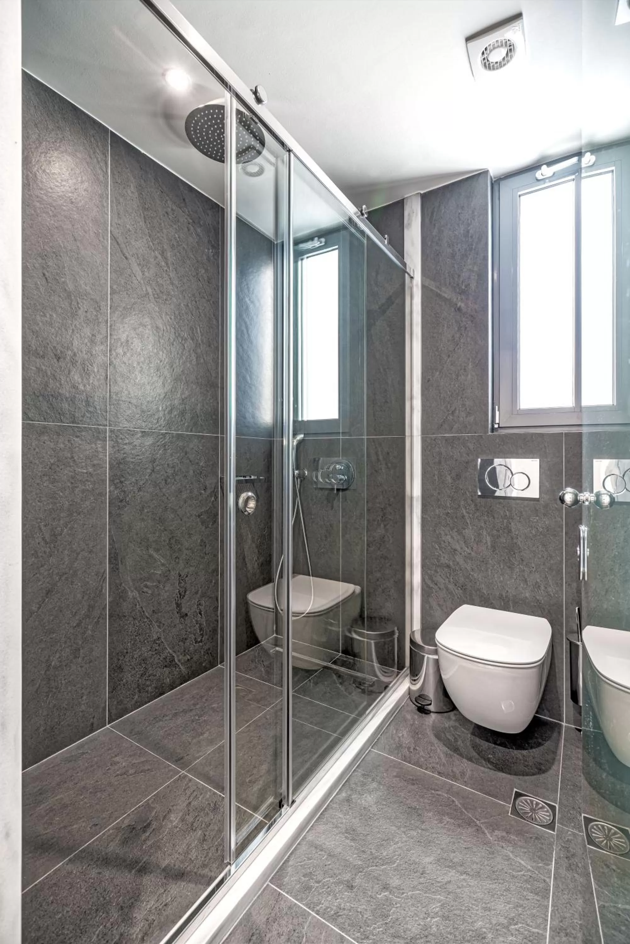 Bathroom in Glyfada Riviera Hotel