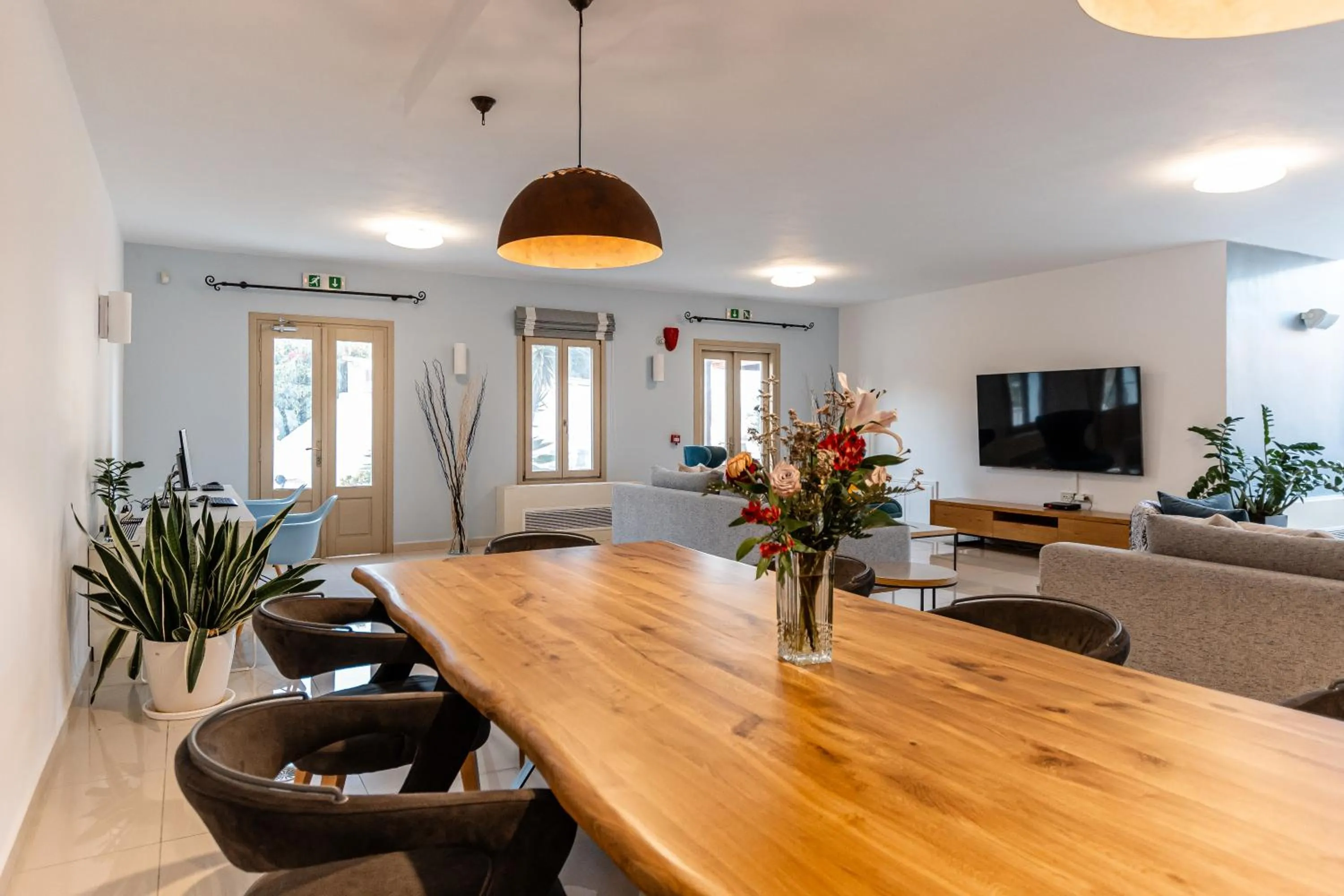 Communal lounge/ TV room in Naxos Resort Beach Hotel