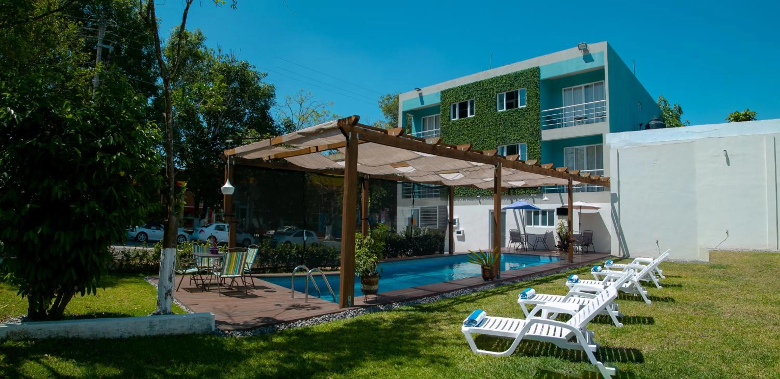 Patio in Relax Inn Suites