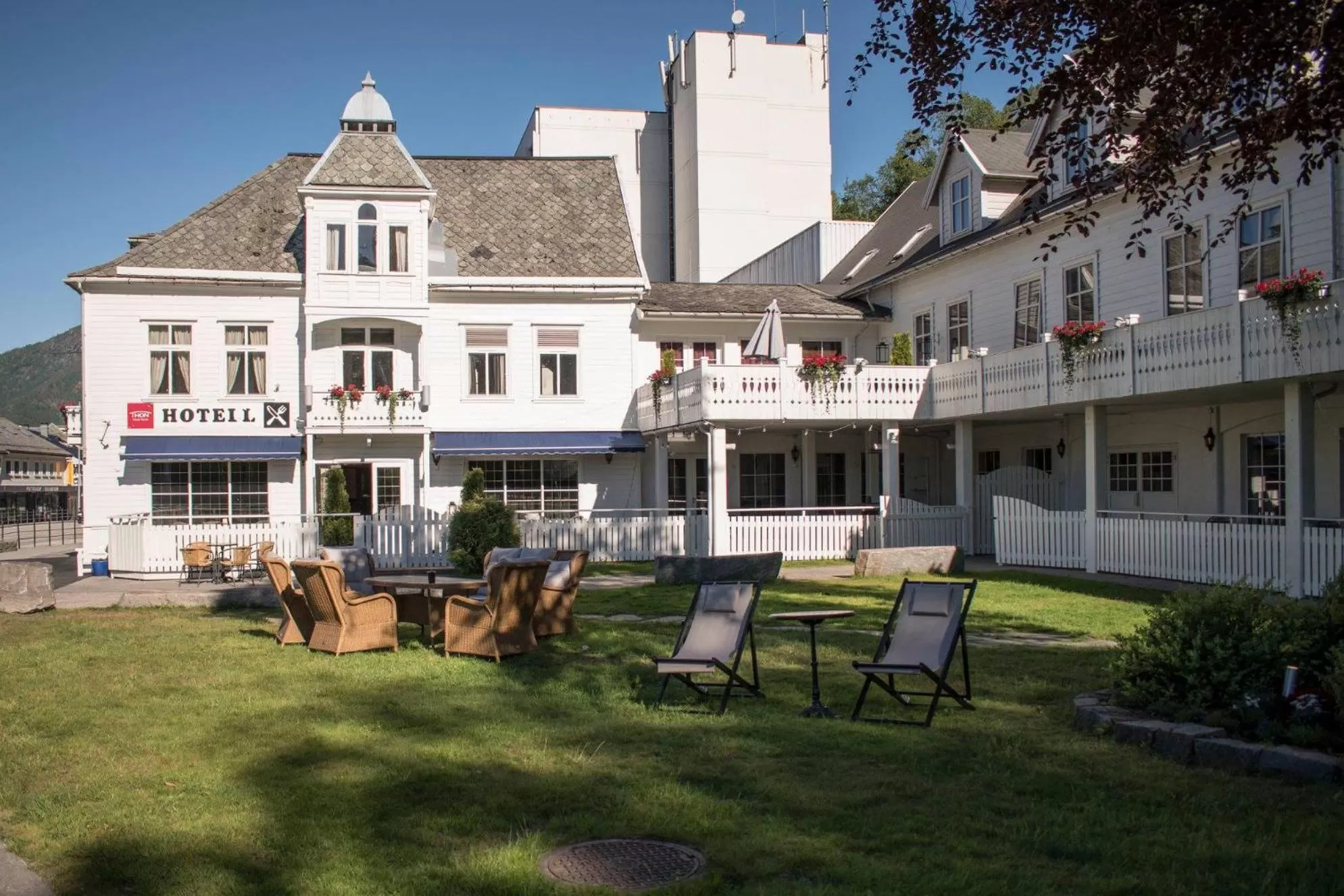Property building in Førde Hotel - Unike Hoteller