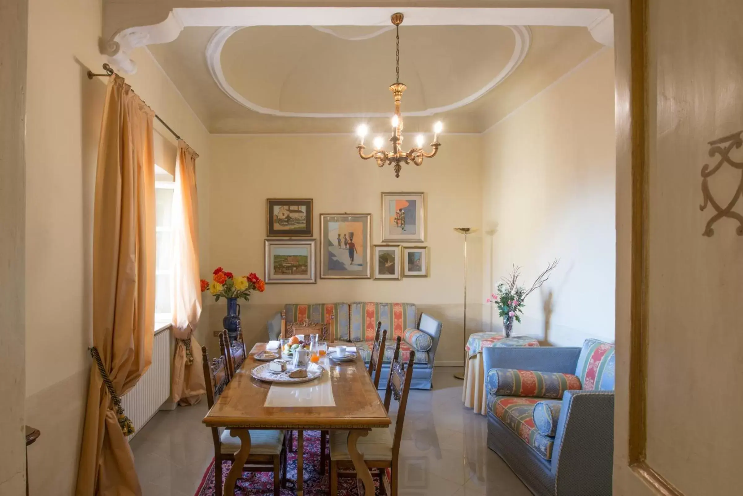 Two-Bedroom Apartment with Sea View in Palazzo Rotati Two-Bedroom Apartment with Sea View in Palazzo Rotati