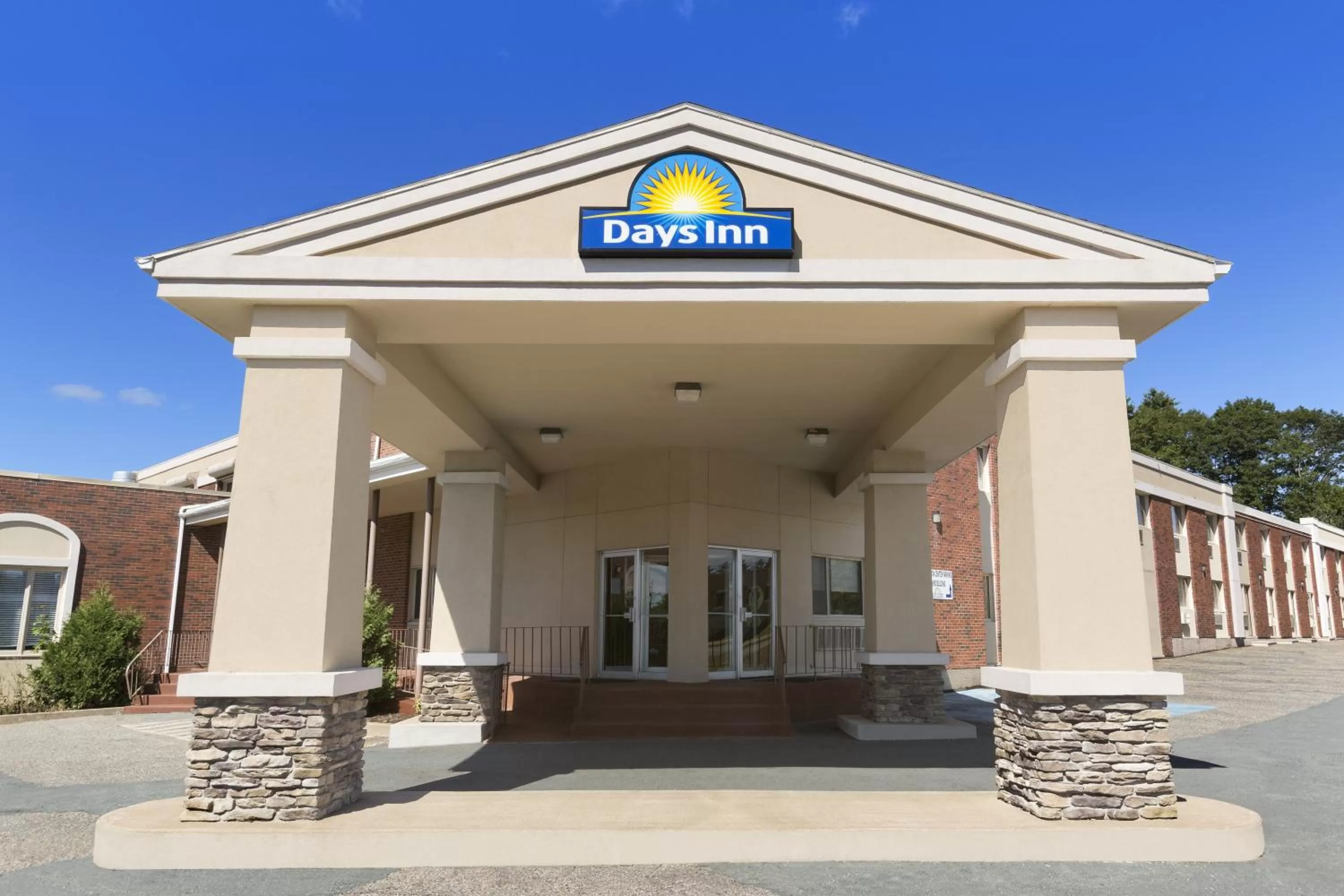 Facade/entrance in Days Inn by Wyndham Bridgewater Conference Center