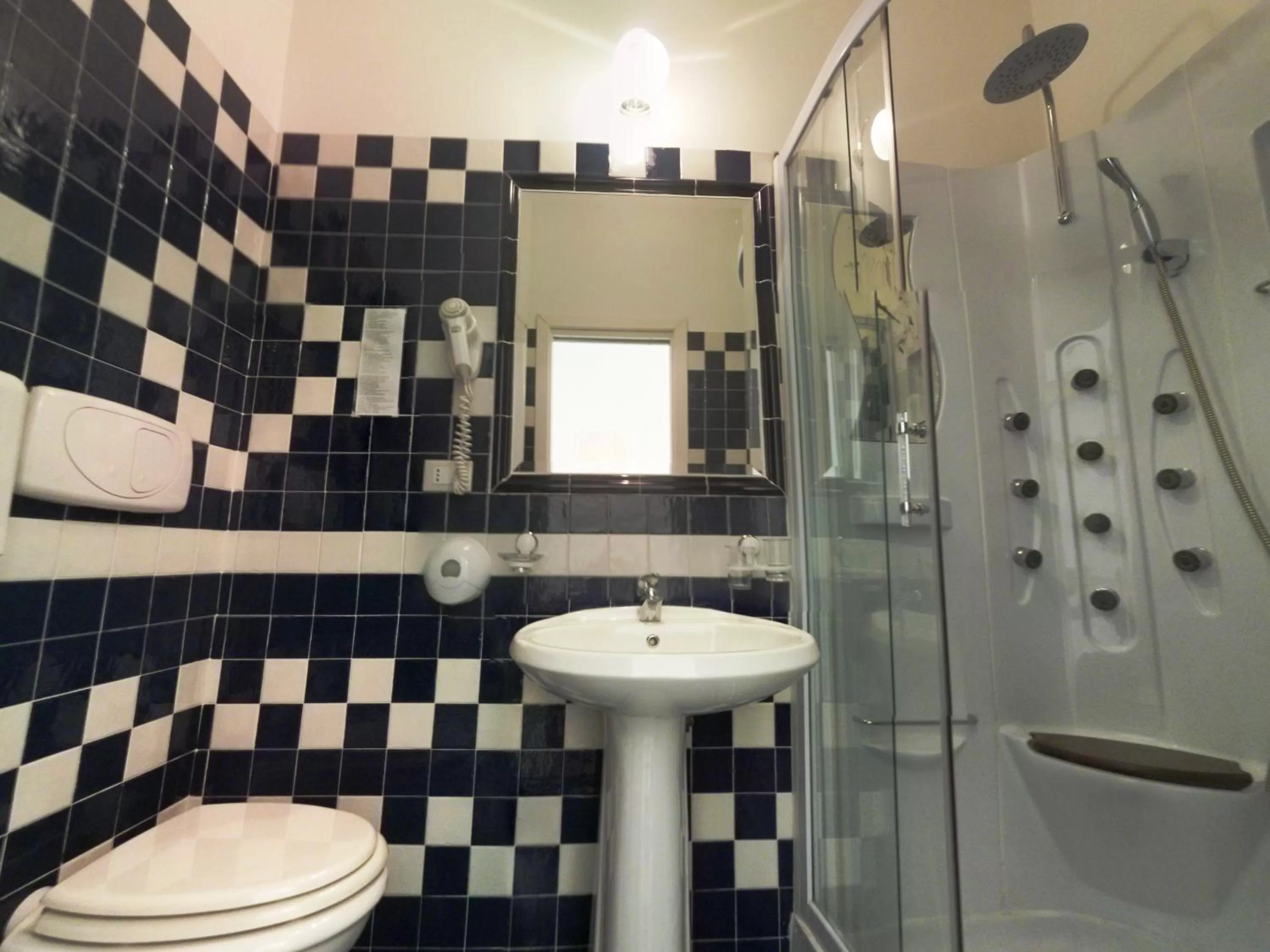 Shower in Cambridge Hotel