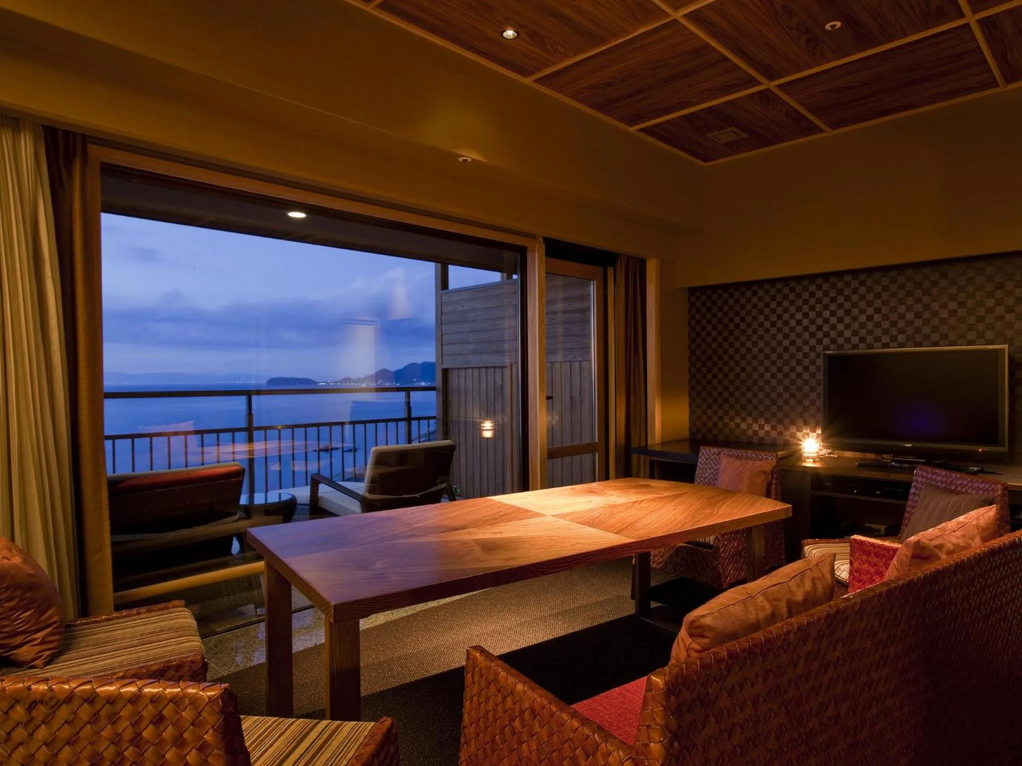 TV and multimedia in Hotel New Awaji