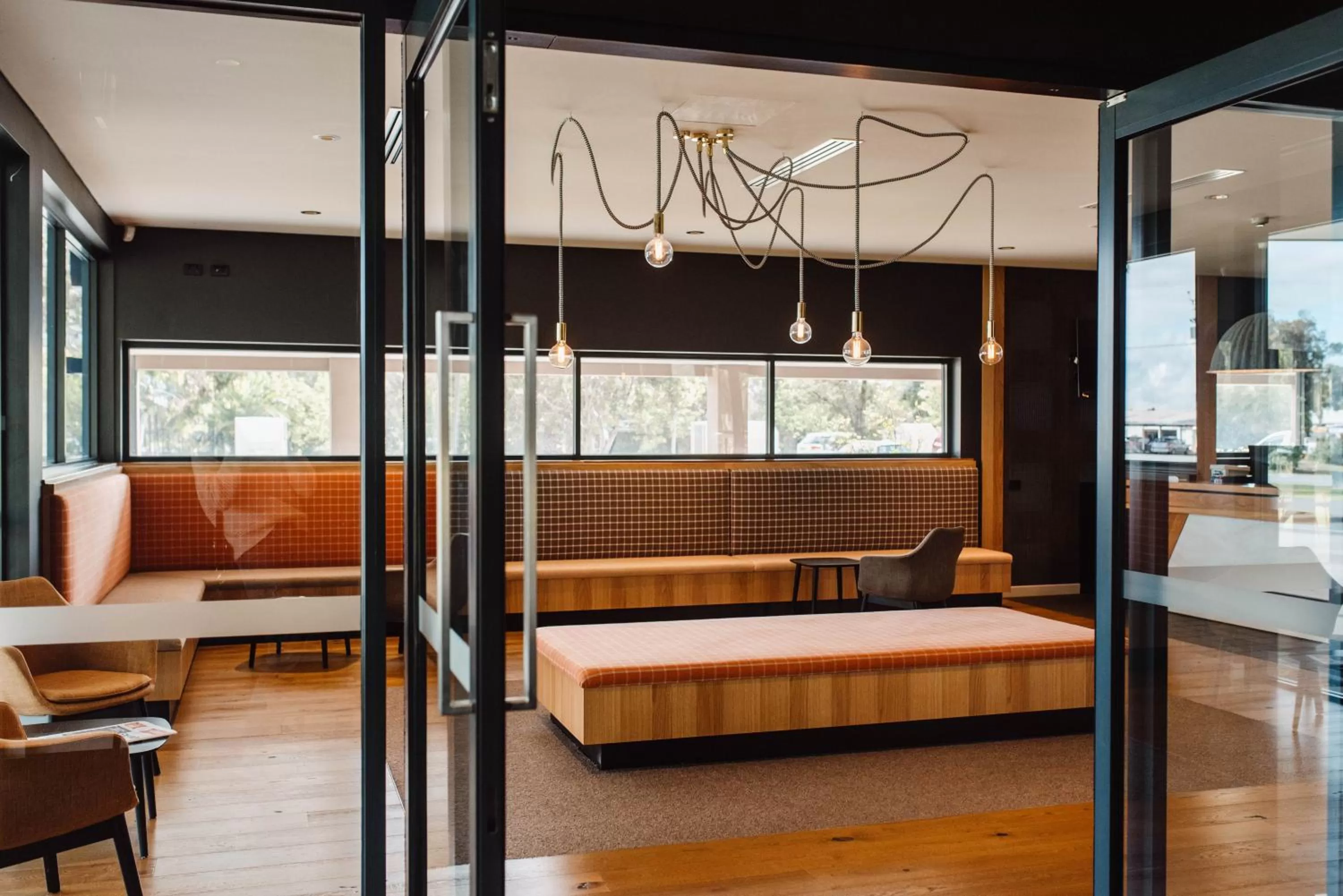 Restaurant/places to eat, Bed in Mercure Barossa Valley