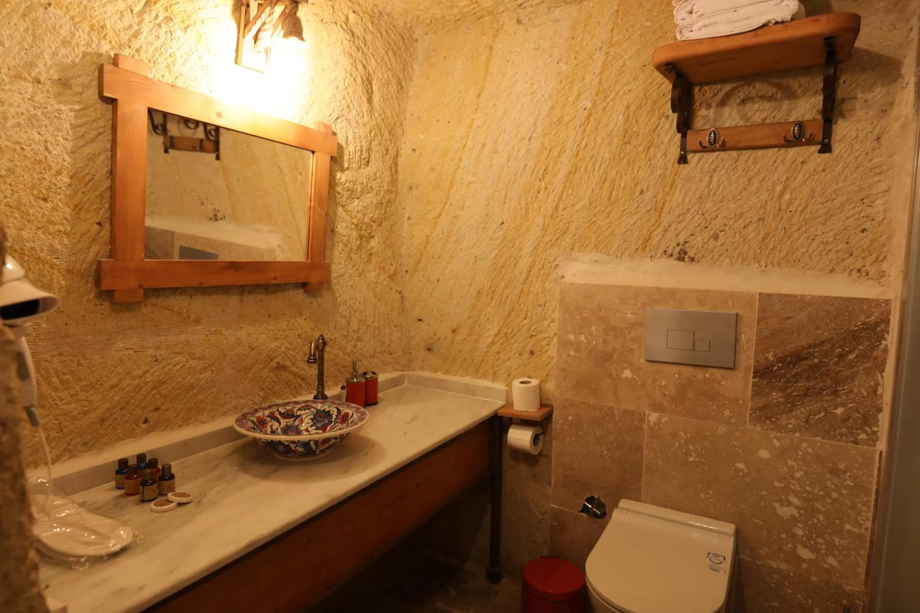 Shower, Bathroom in Atax Cave Hotel