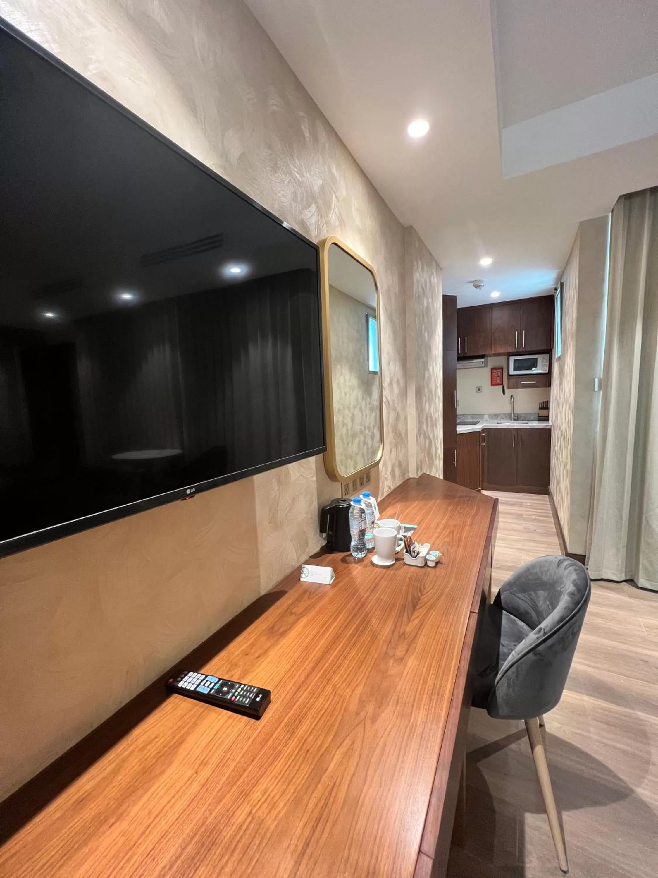 Kitchen or kitchenette in City Seasons Suites